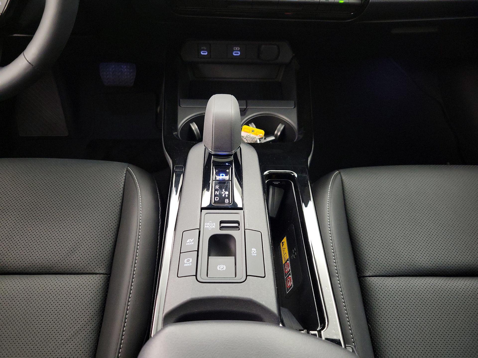 Thumbnail: 2024 Toyota Prius - 17