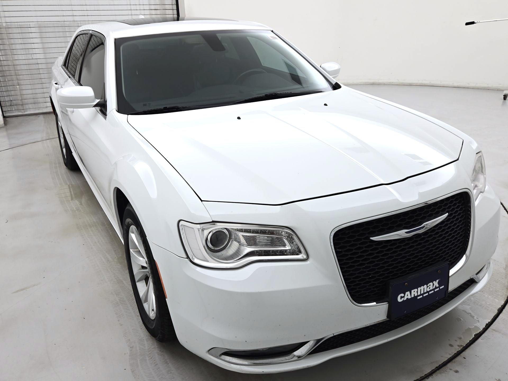 White 2016 Chrysler 300 Sedan Rear-Wheel Drive Automatic