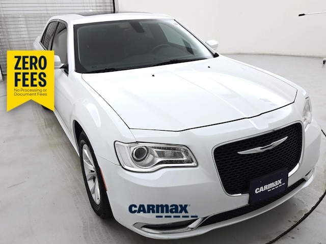 White 2016 Chrysler 300 Sedan Rear-Wheel Drive Automatic