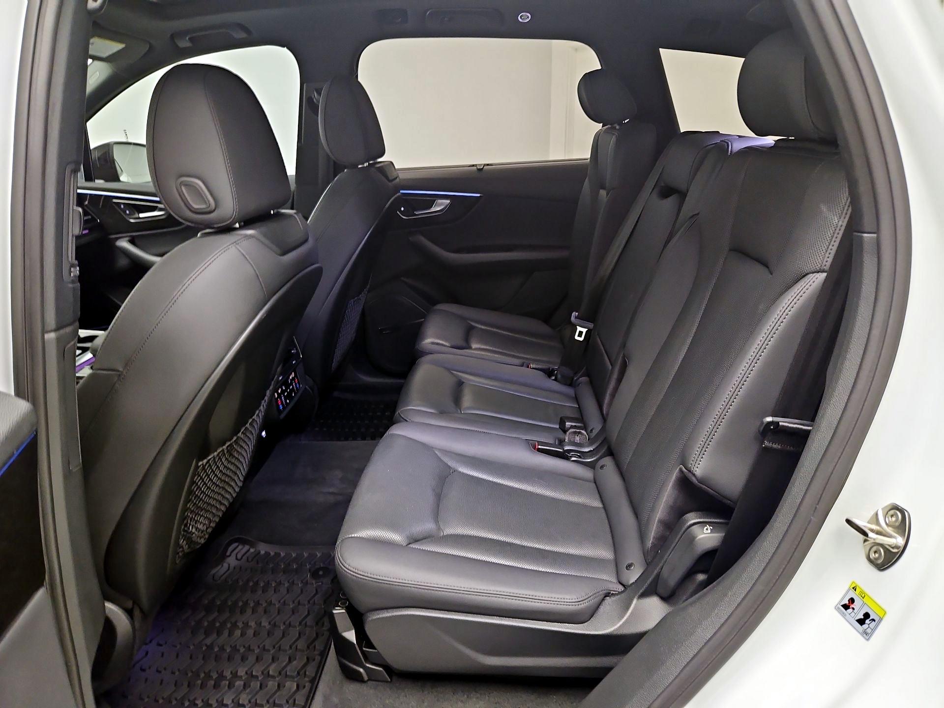 Thumbnail: 2020 Audi Q7 - 17