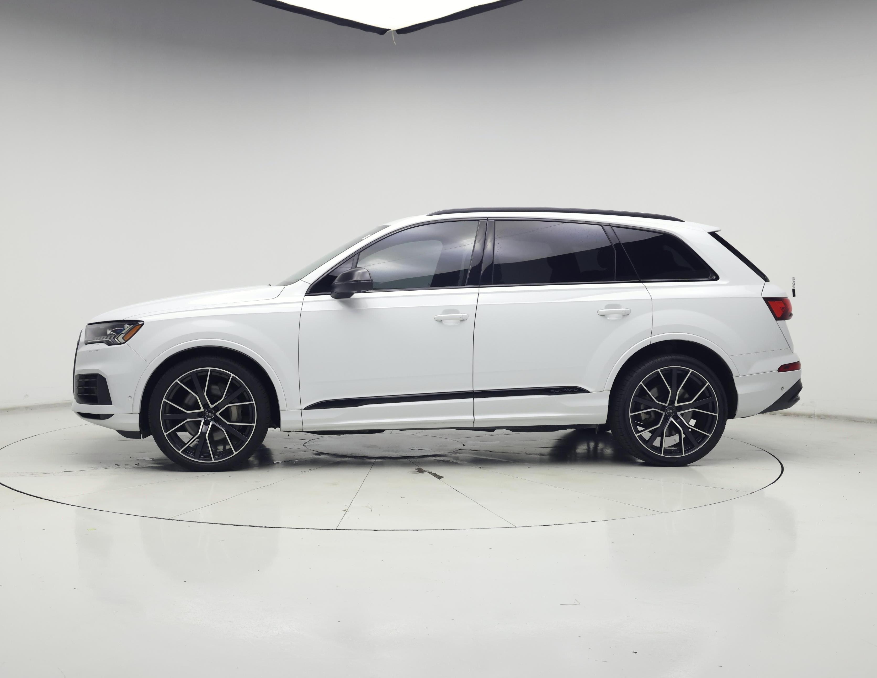 Thumbnail: 2020 Audi Q7 - 3