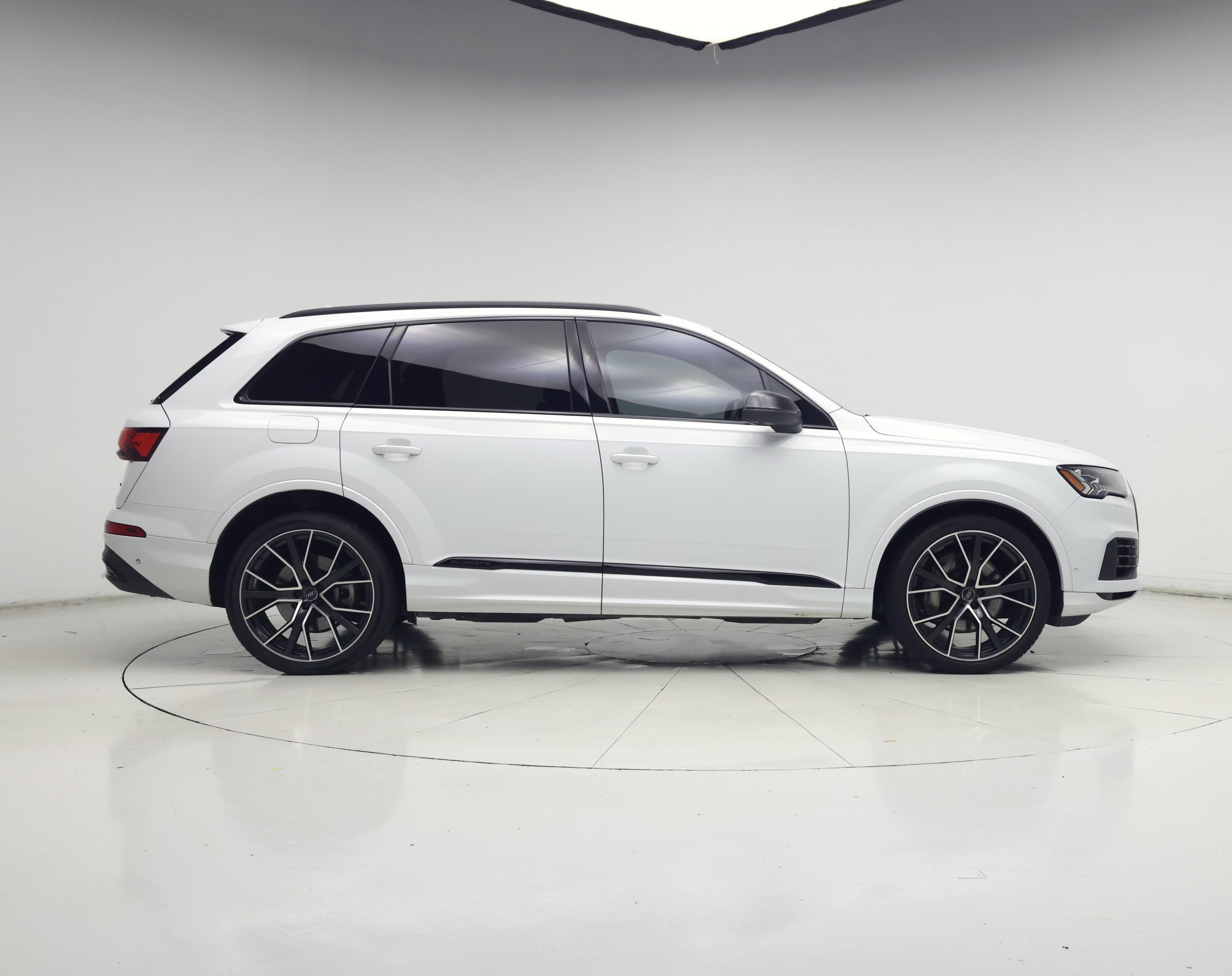 Thumbnail: 2020 Audi Q7 - 7