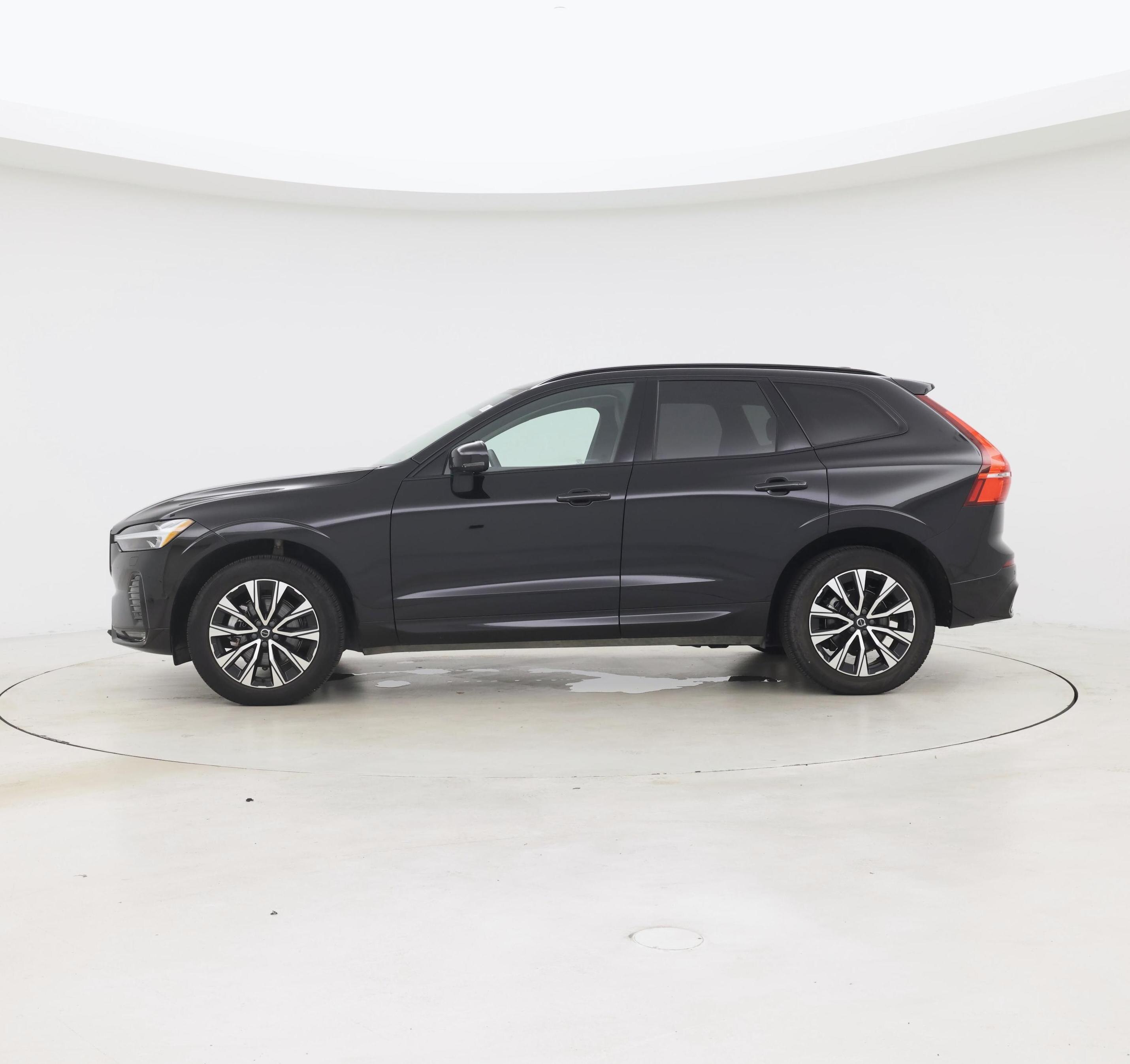 Thumbnail: 2025 Volvo XC60 - 3