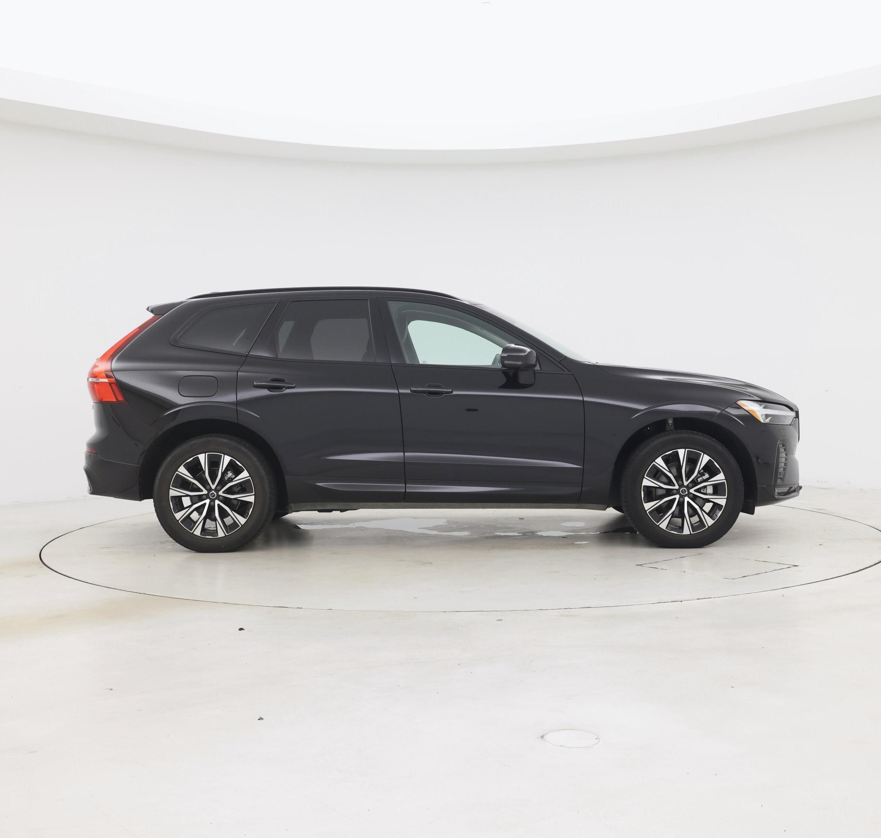 Thumbnail: 2025 Volvo XC60 - 7
