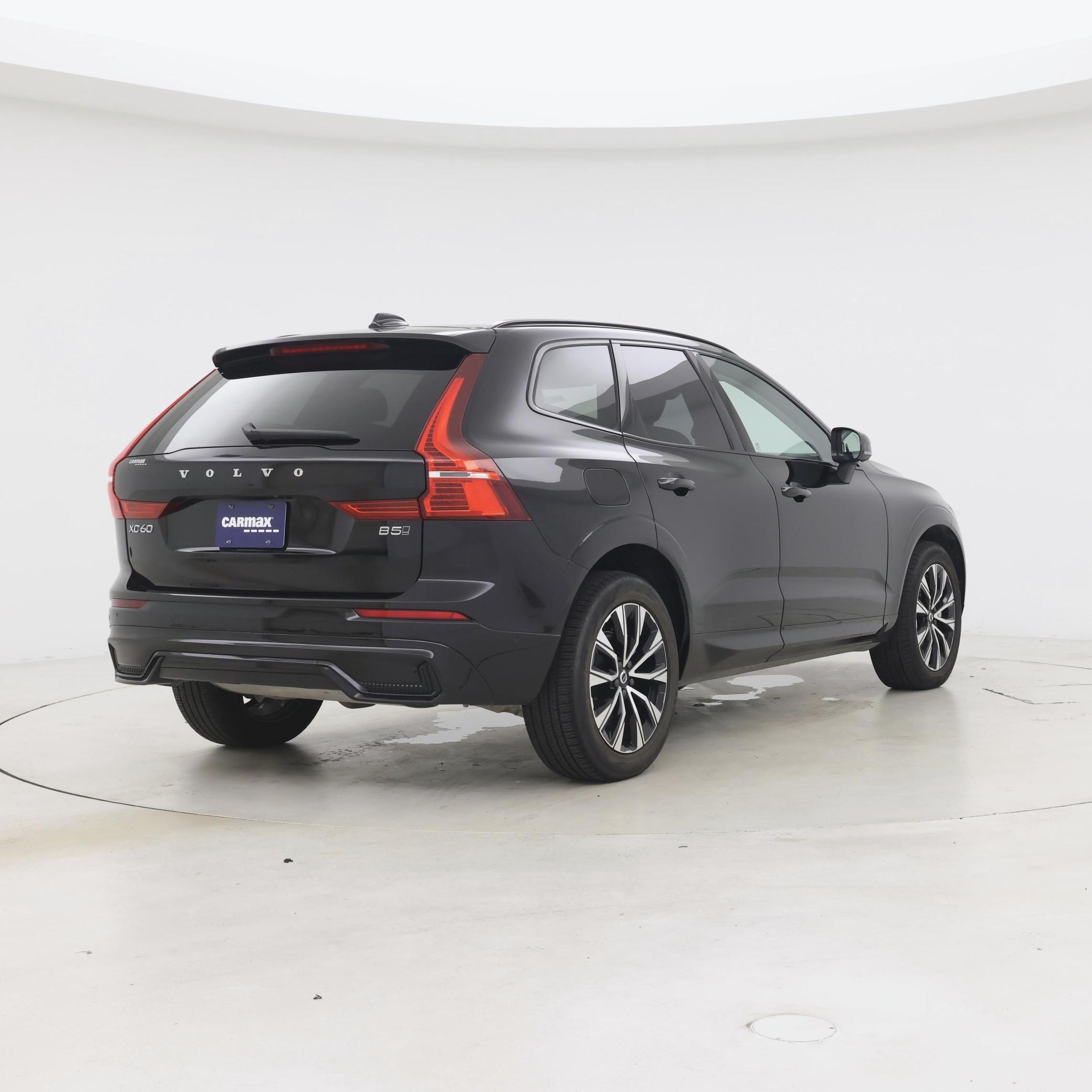 Thumbnail: 2025 Volvo XC60 - 8