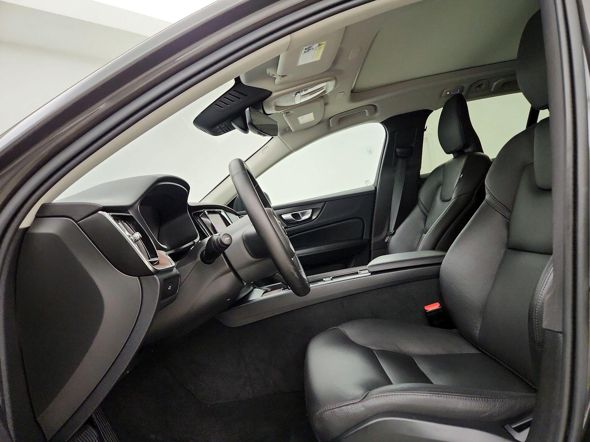 Thumbnail: 2025 Volvo S60 - 11