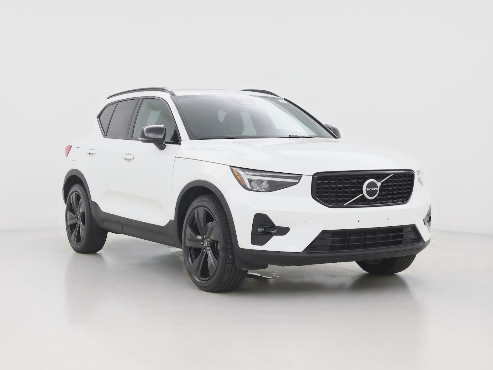 2023 Volvo XC40