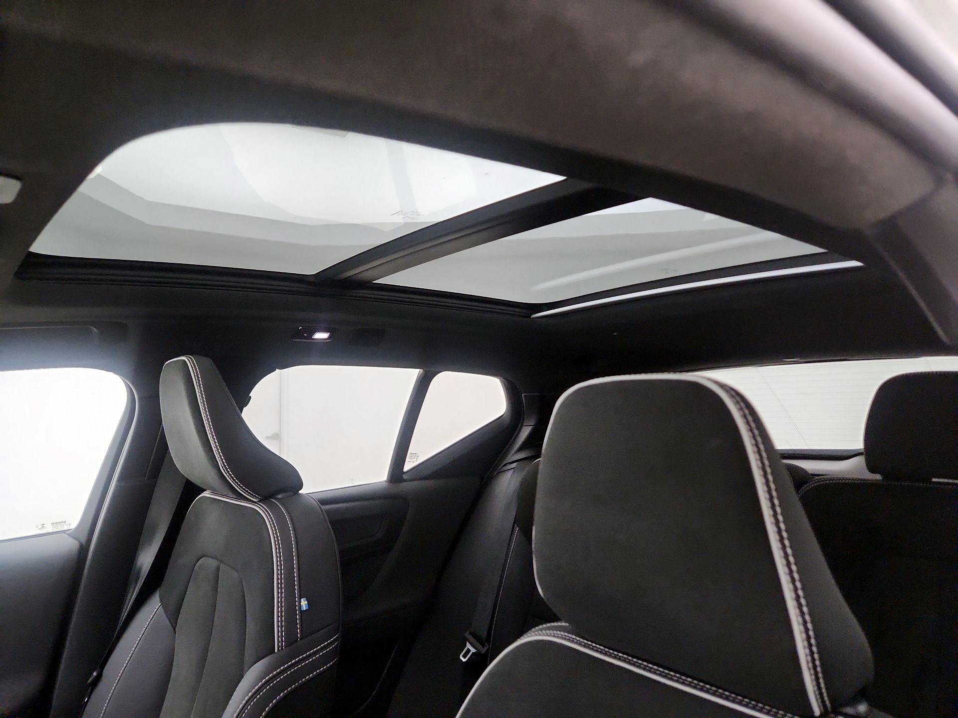 Thumbnail: 2023 Volvo XC40 - 20