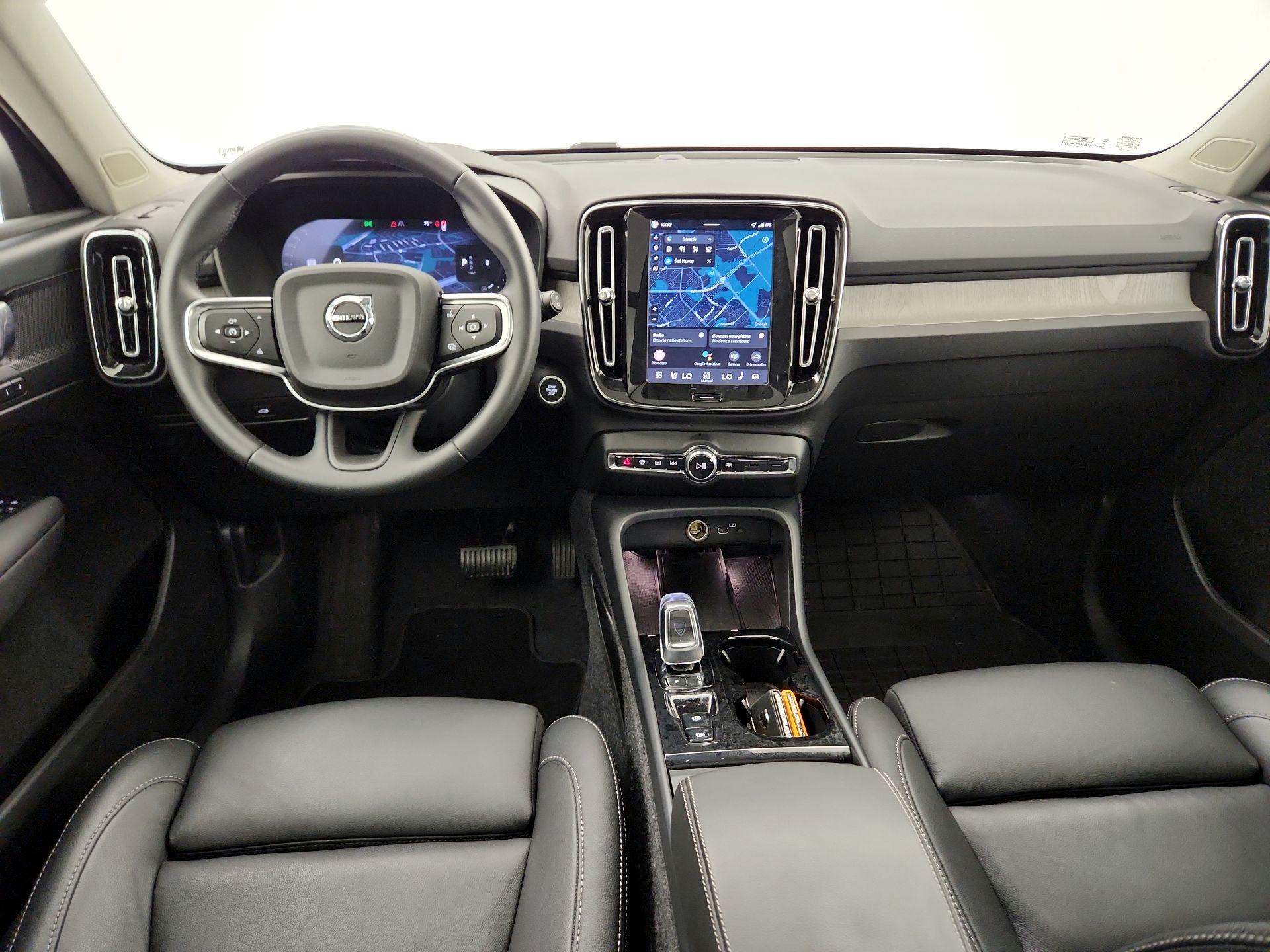 Thumbnail: 2026 Volvo XC40 - 9
