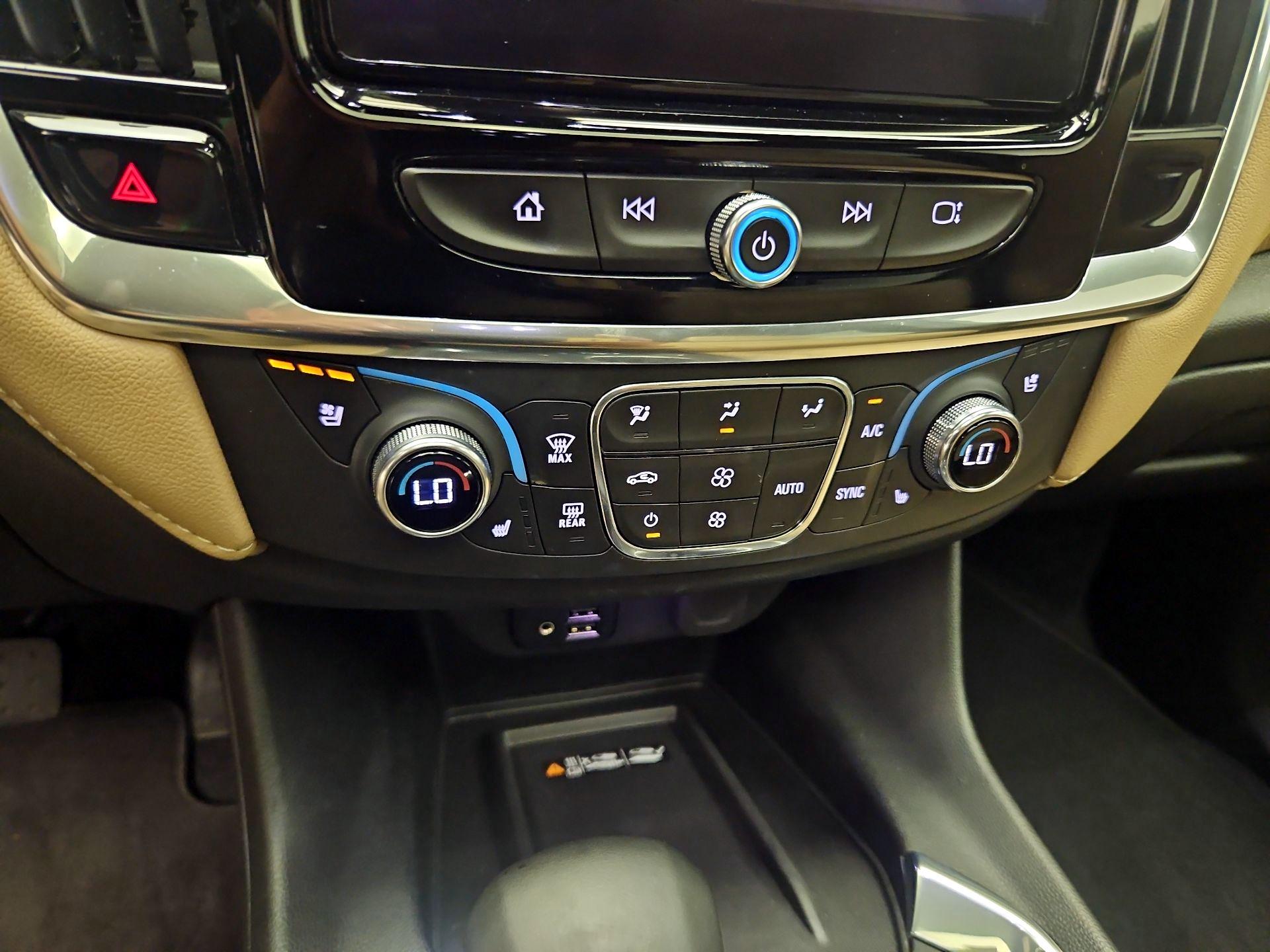 Thumbnail: 2023 Chevrolet Traverse - 16