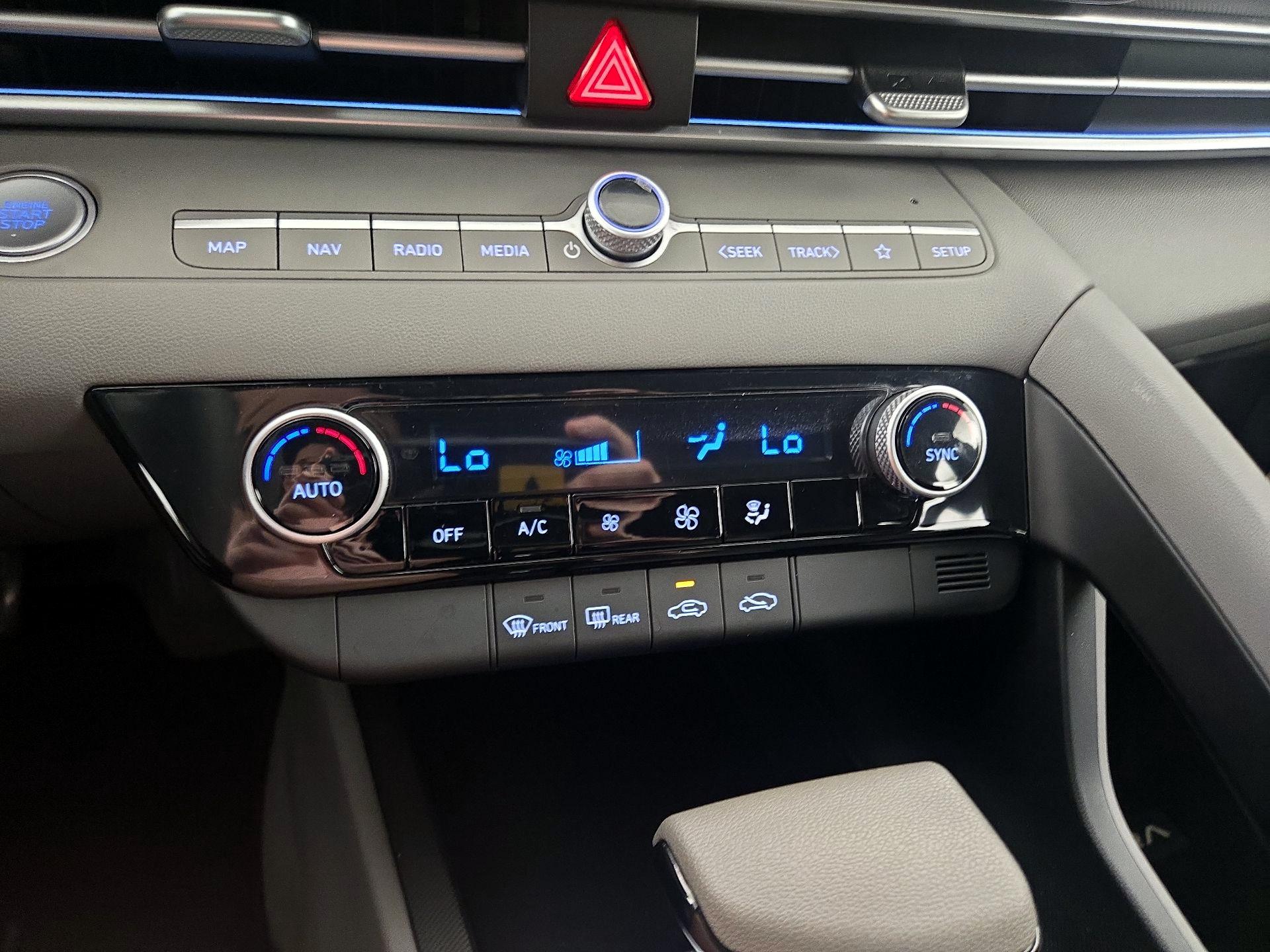 Thumbnail: 2024 Hyundai Elantra - 17