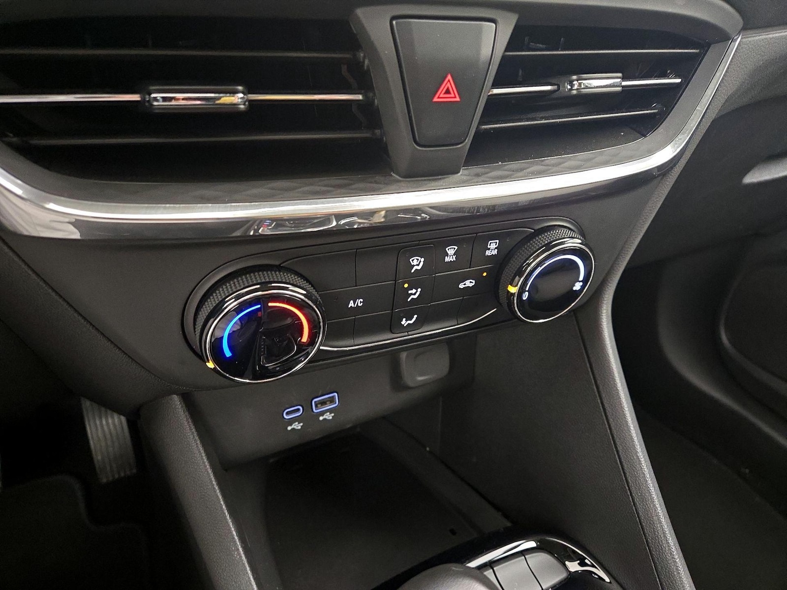2025 Buick Encore GX Preferred - Photo 17