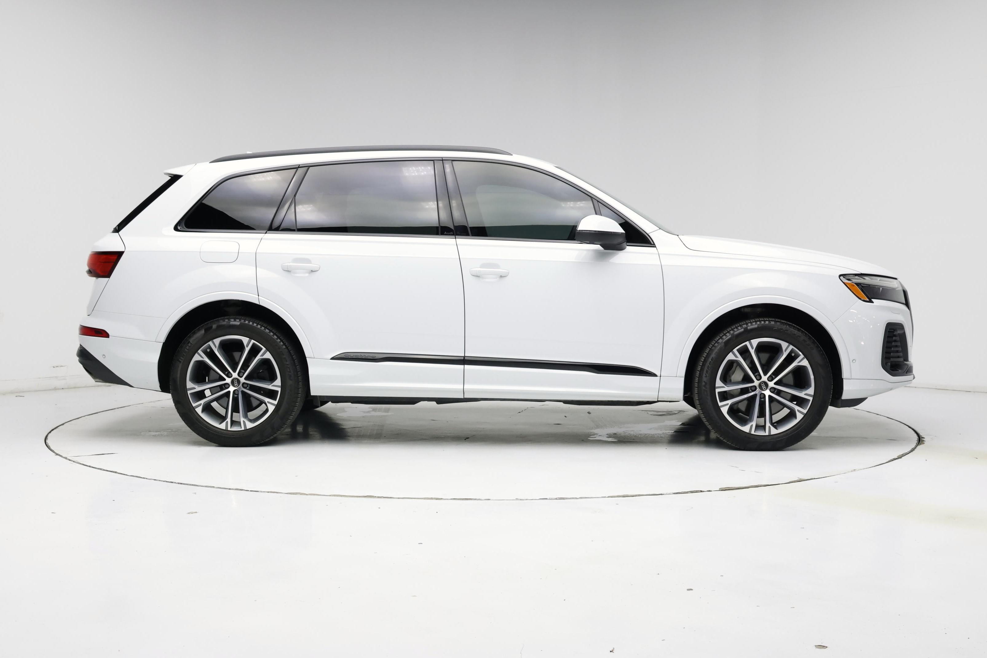 Thumbnail: 2025 Audi Q7 - 7