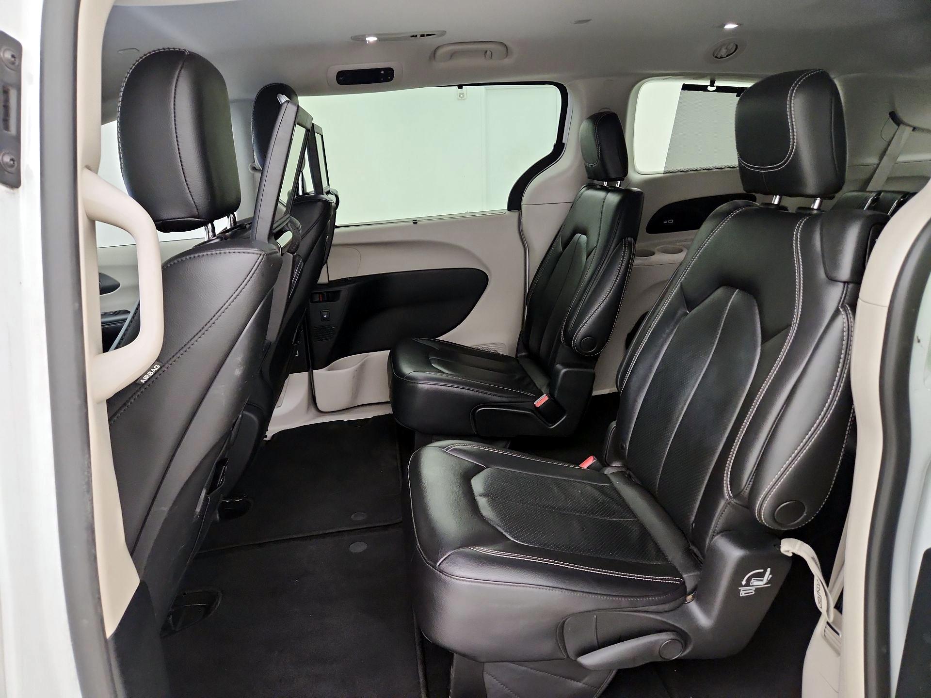 Thumbnail: 2022 Chrysler Pacifica - 20