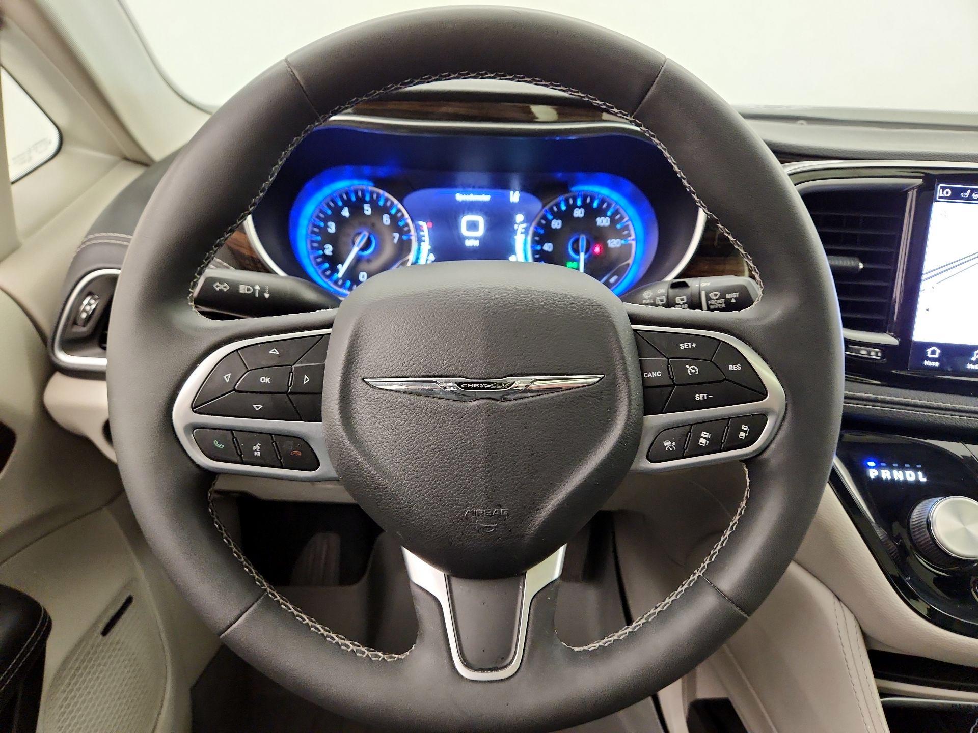 Thumbnail: 2022 Chrysler Pacifica - 10