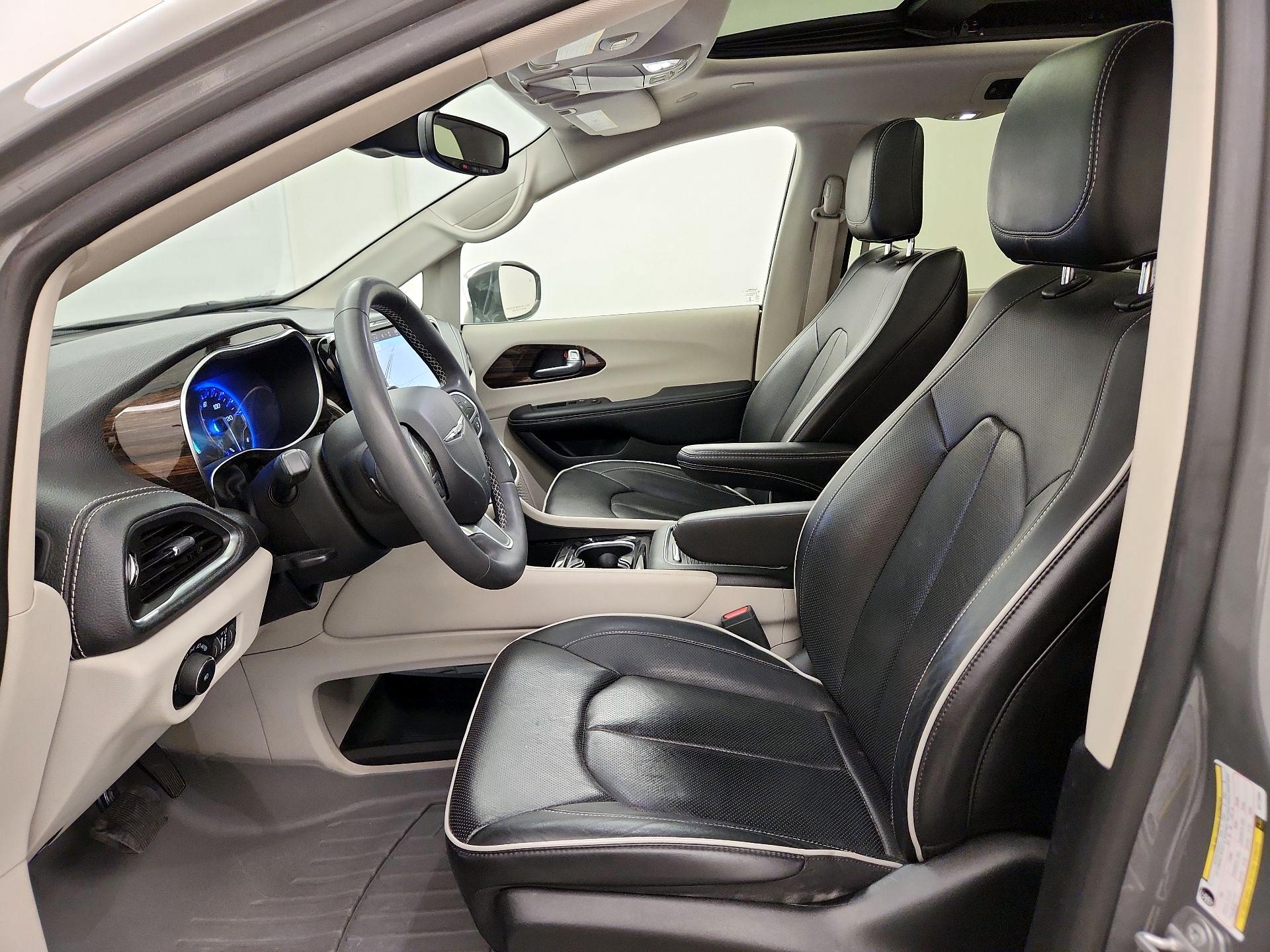 Thumbnail: 2022 Chrysler Pacifica - 11