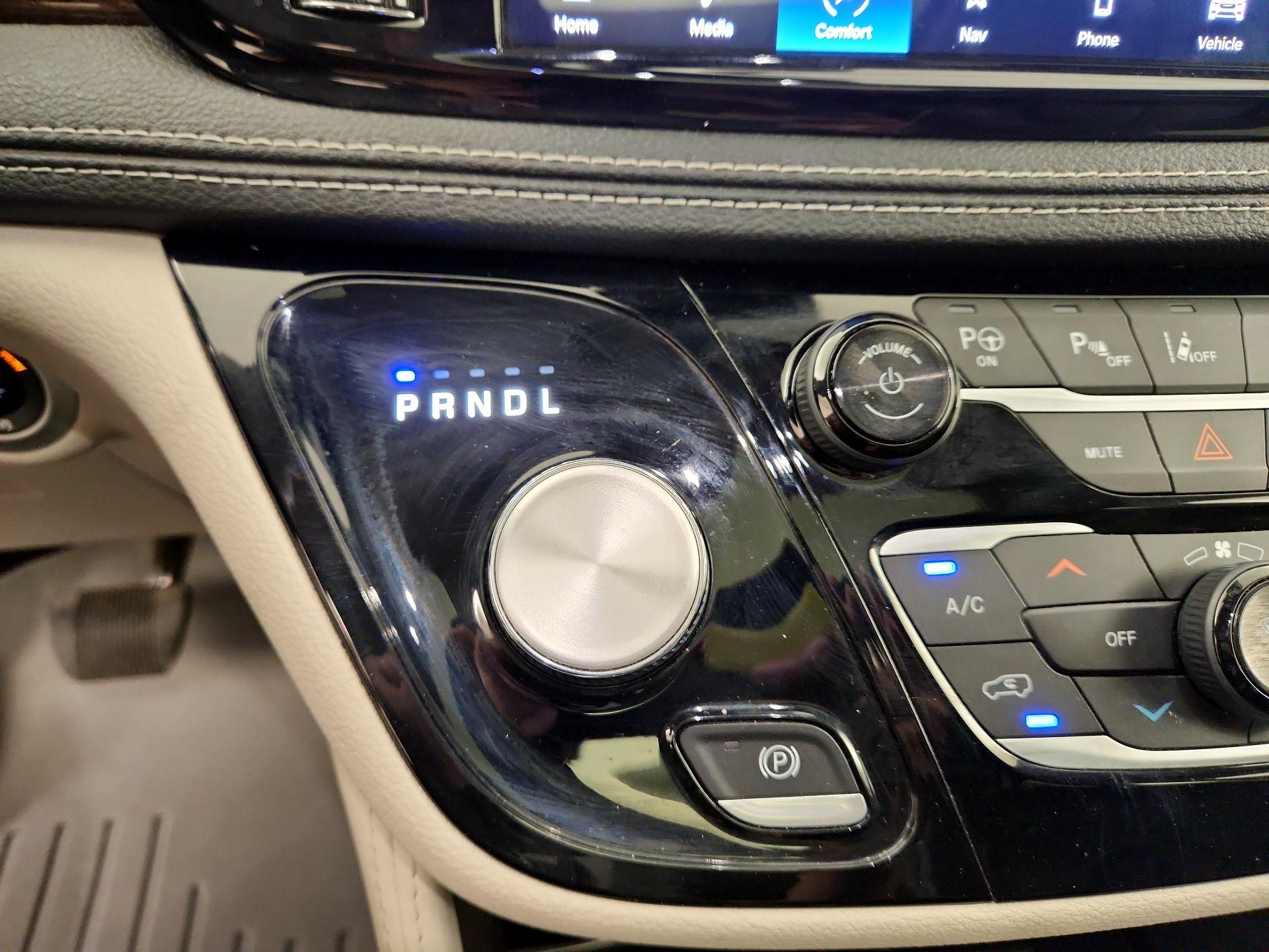 Thumbnail: 2022 Chrysler Pacifica - 18