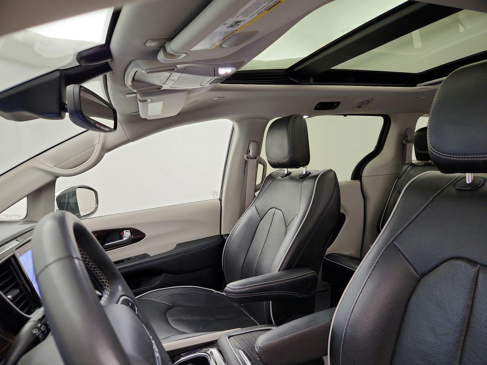 Thumbnail: 2022 Chrysler Pacifica - 20