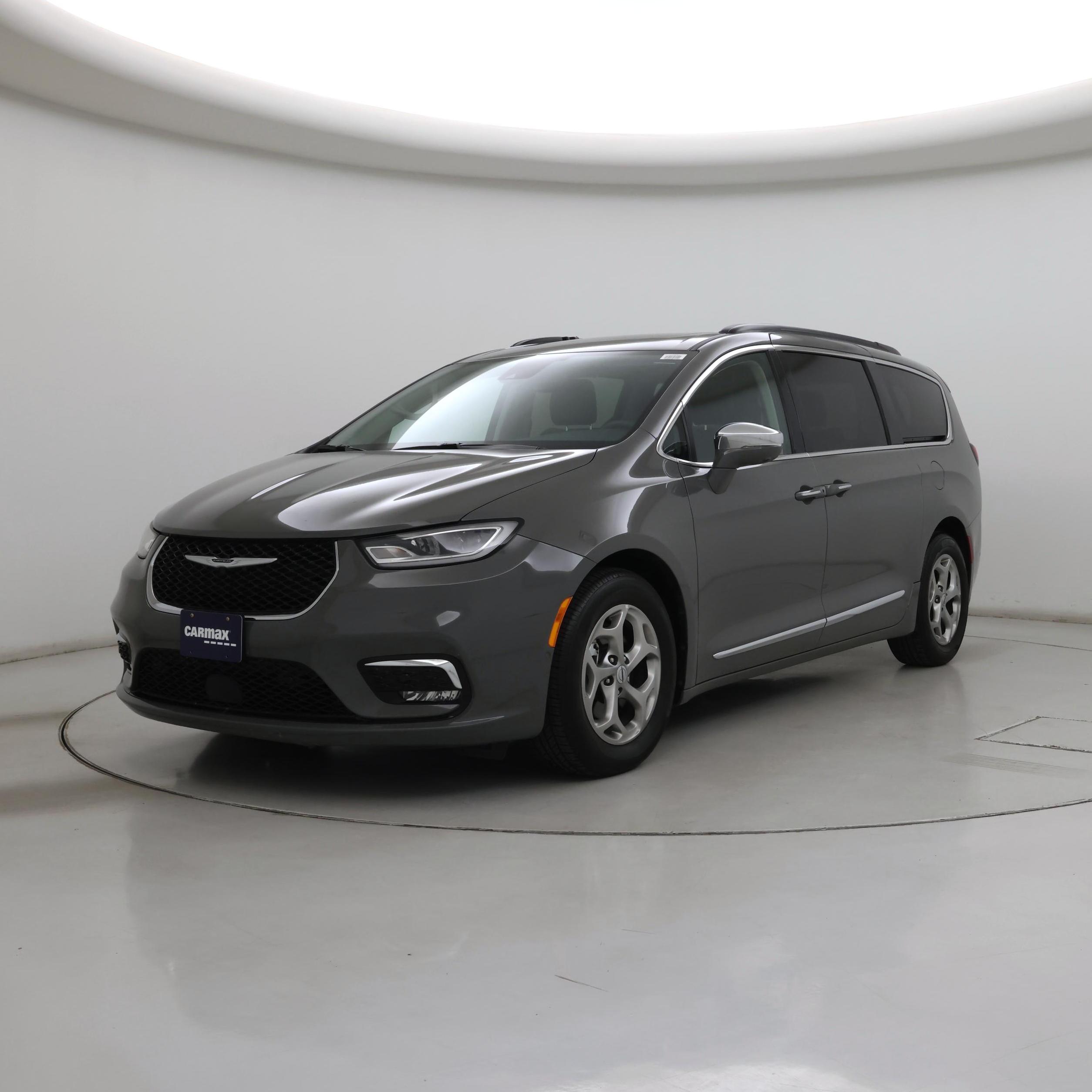 Thumbnail: 2022 Chrysler Pacifica - 4