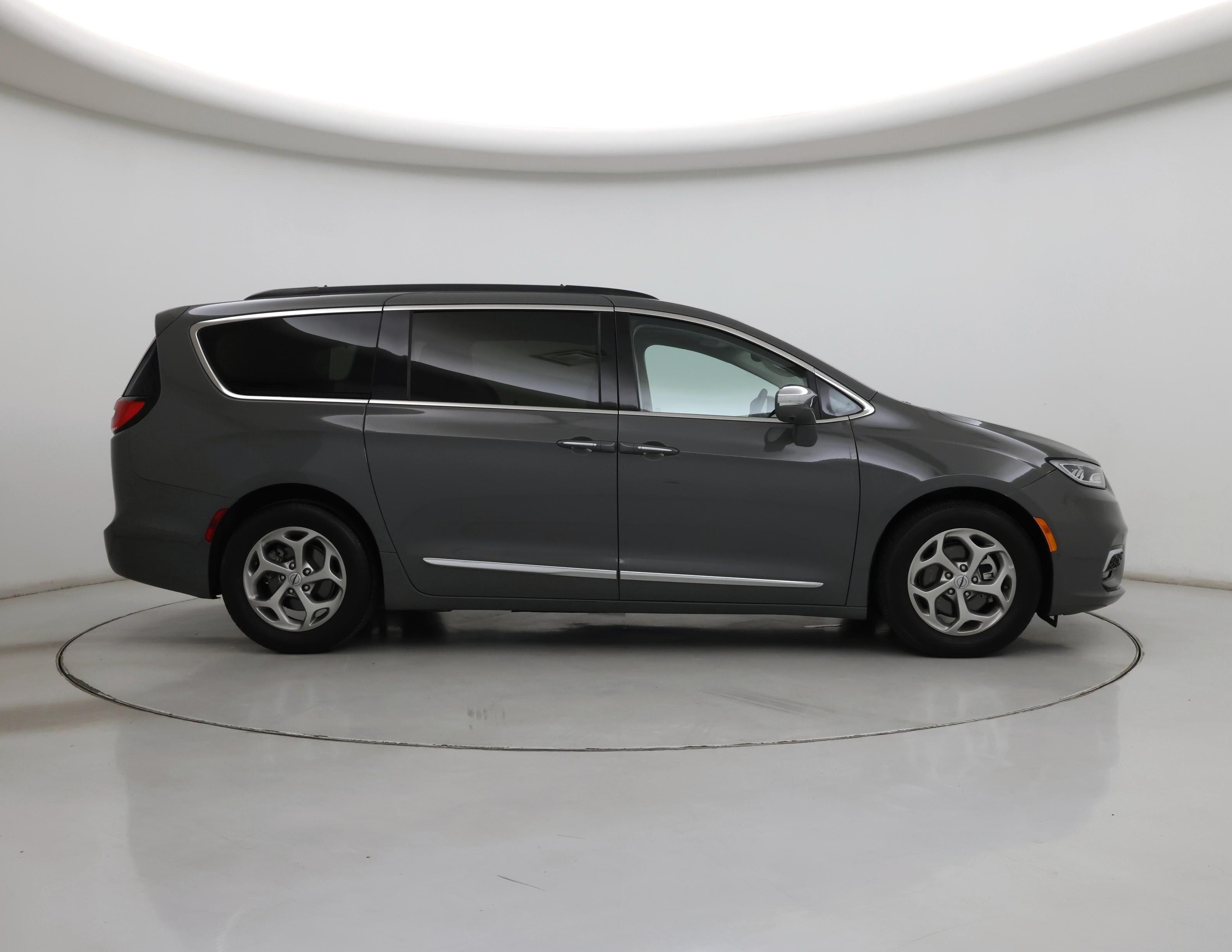Thumbnail: 2022 Chrysler Pacifica - 7