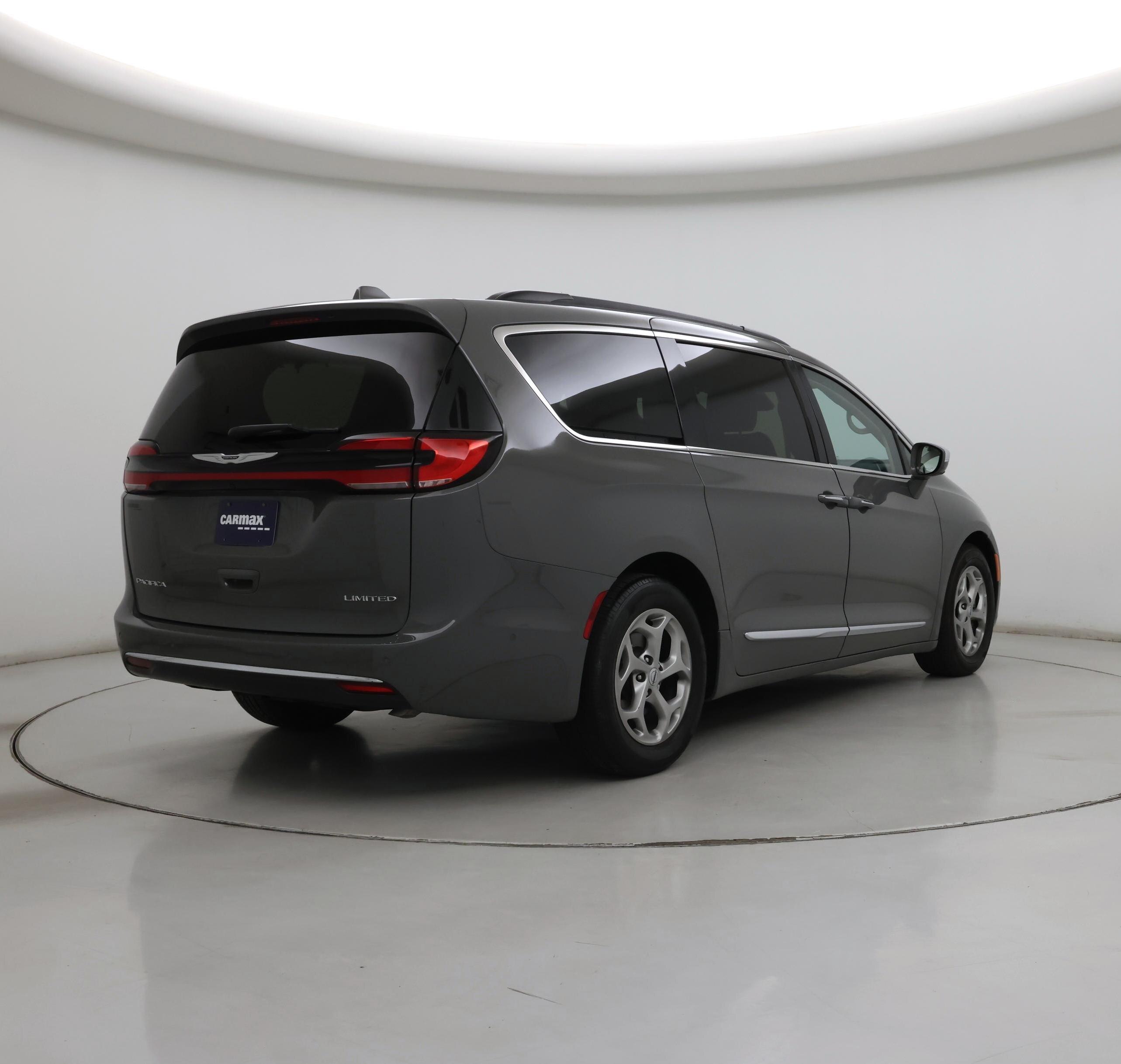 Thumbnail: 2022 Chrysler Pacifica - 8