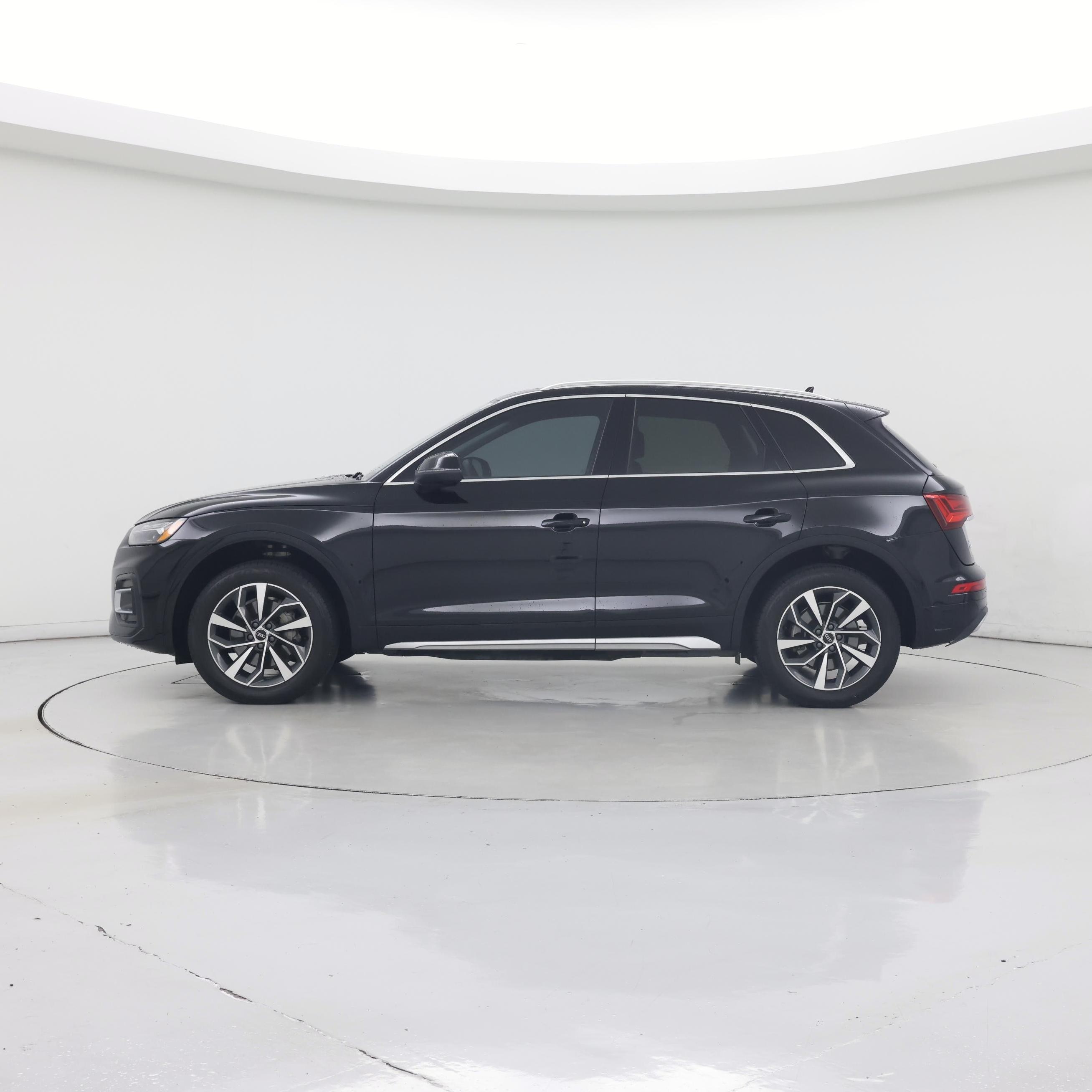 Thumbnail: 2021 Audi Q5 - 3