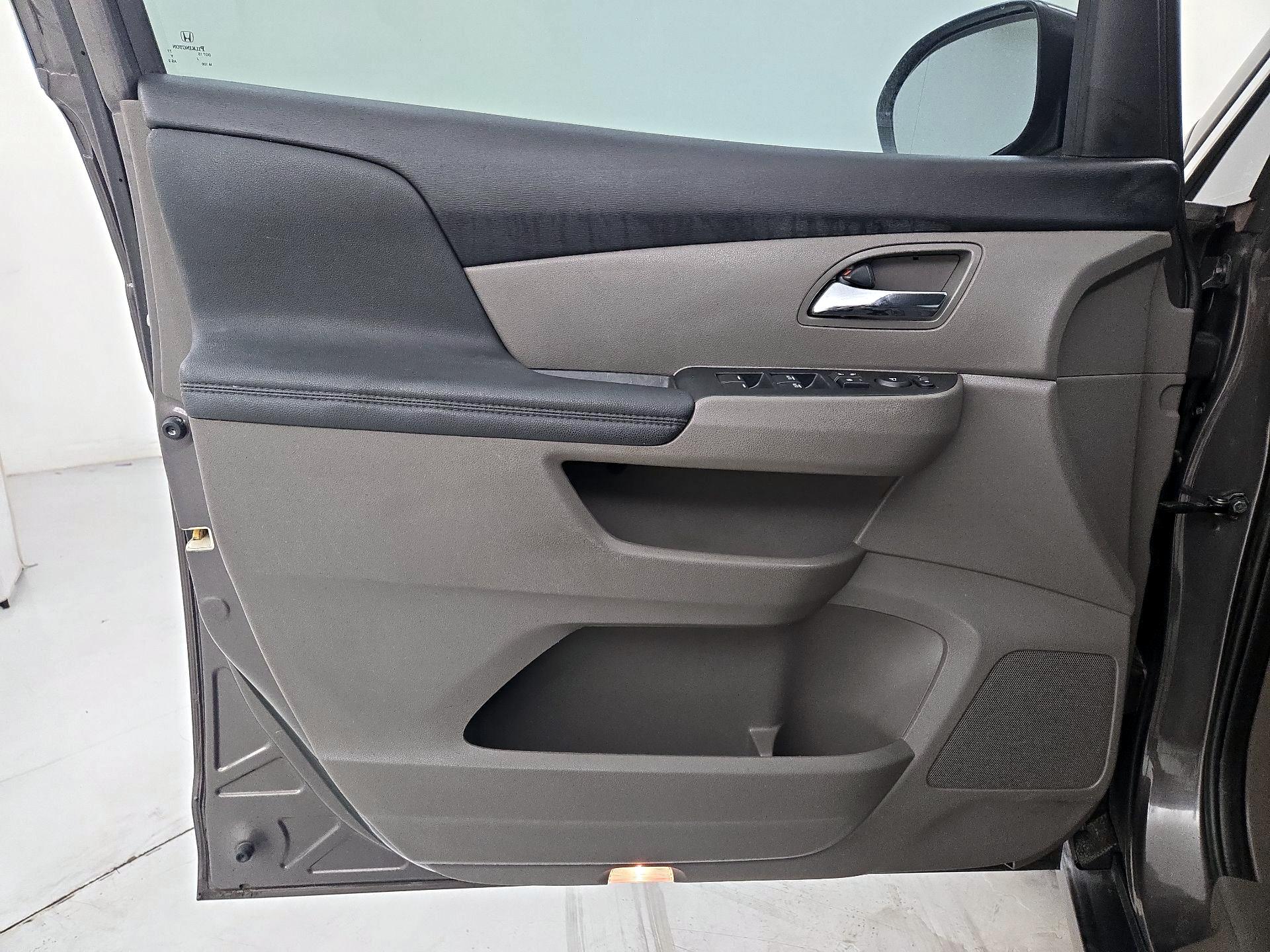 Thumbnail: 2015 Honda Odyssey - 12