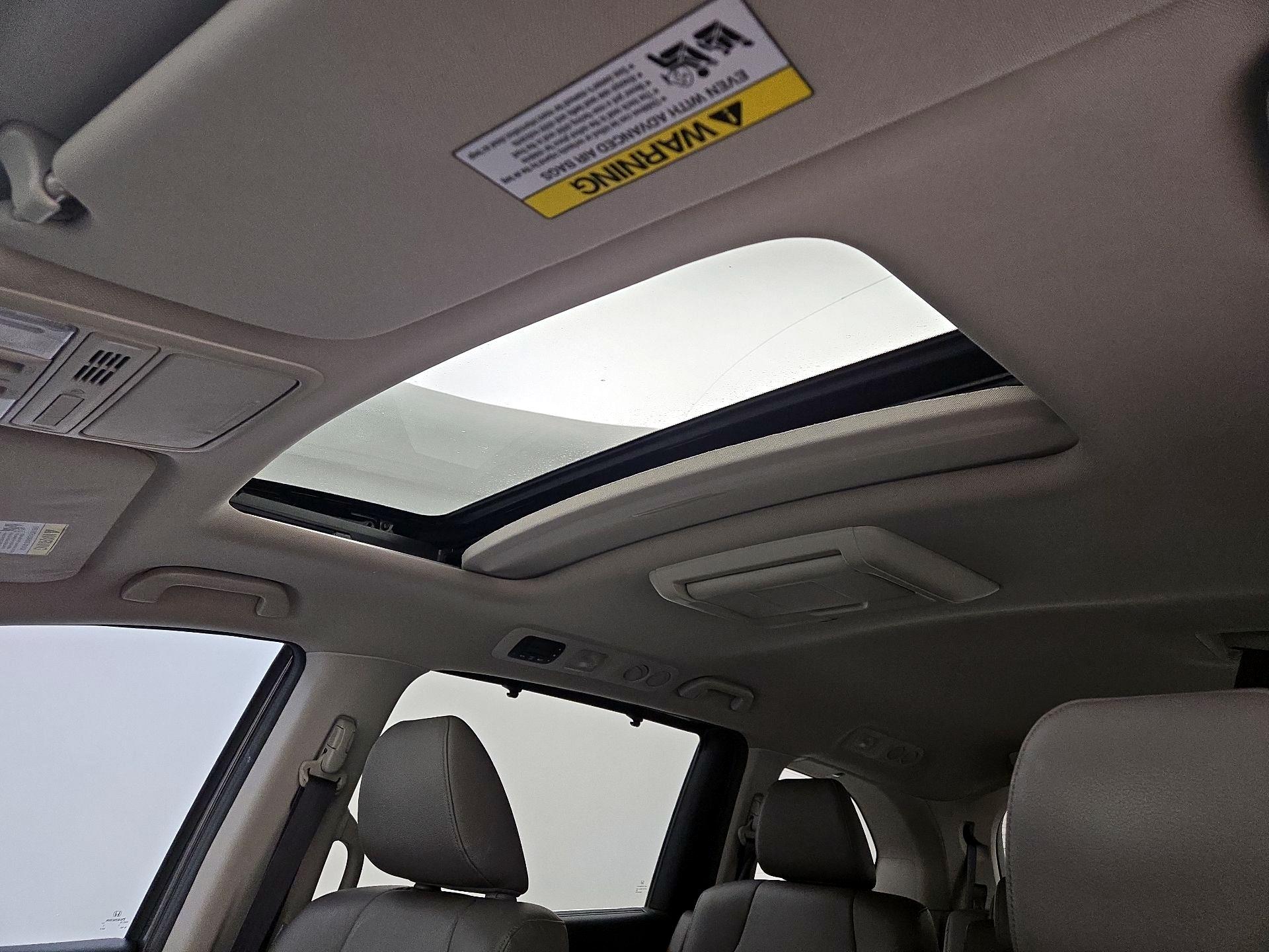 Thumbnail: 2015 Honda Odyssey - 19
