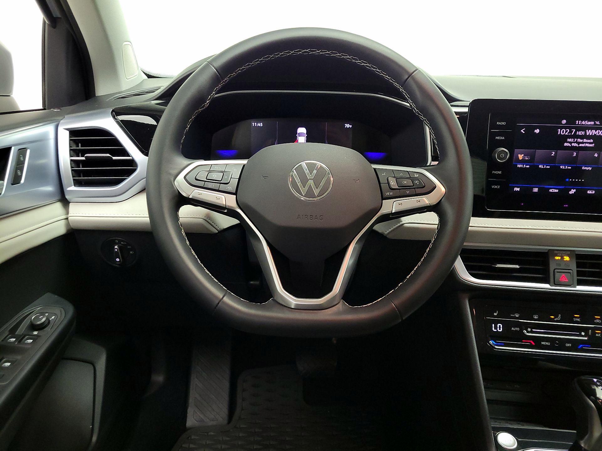 Thumbnail: 2025 Volkswagen Taos - 10