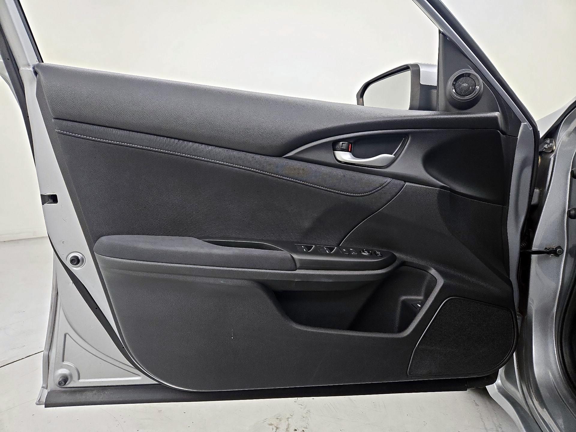 Thumbnail: 2020 Honda Insight - 12