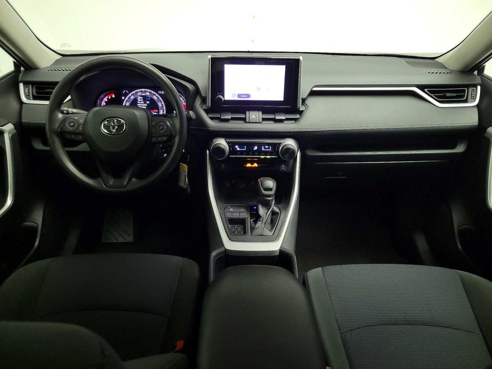 2024 Toyota RAV4 LE - Photo 10