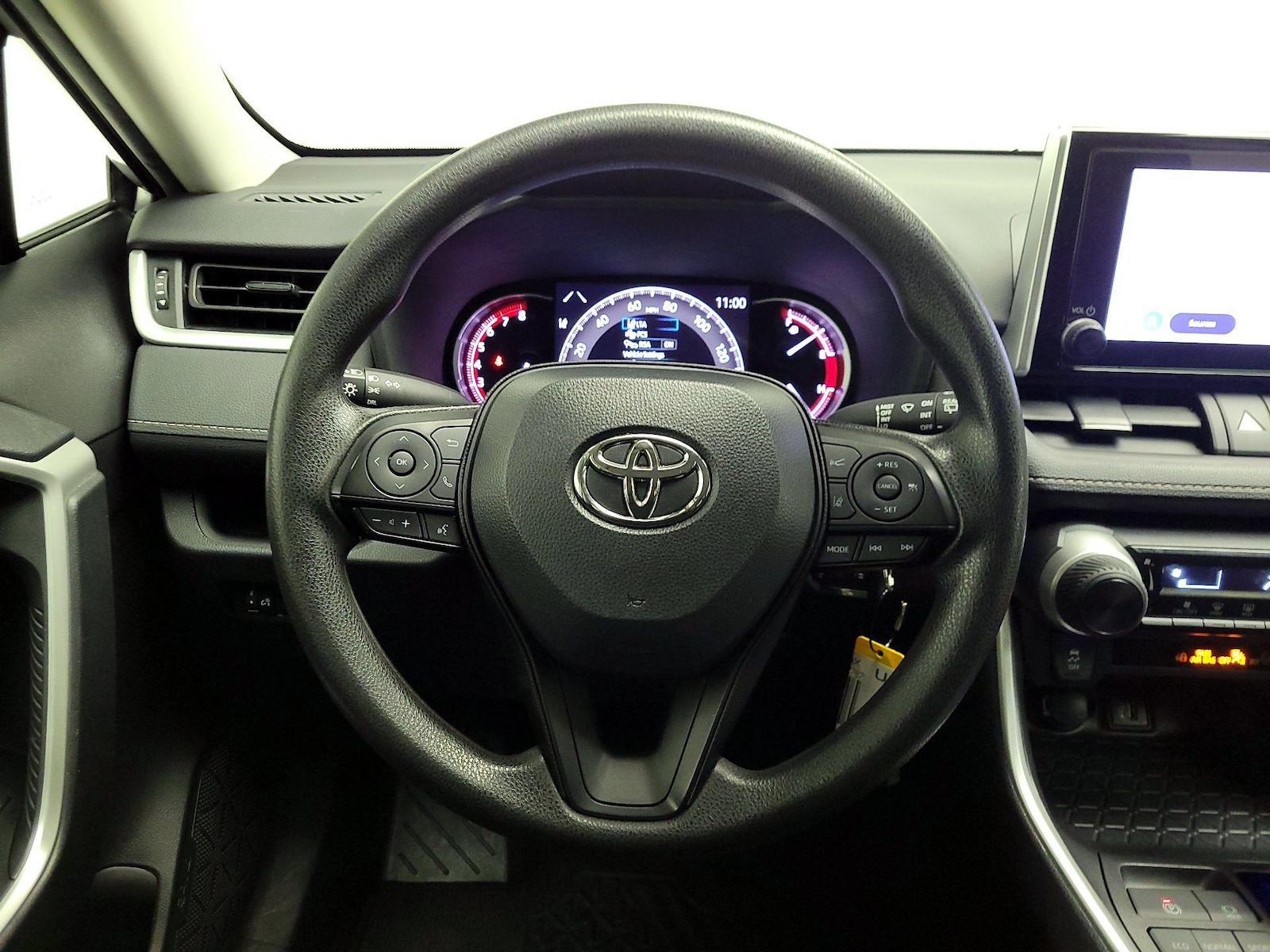 2024 Toyota RAV4 LE - Photo 11