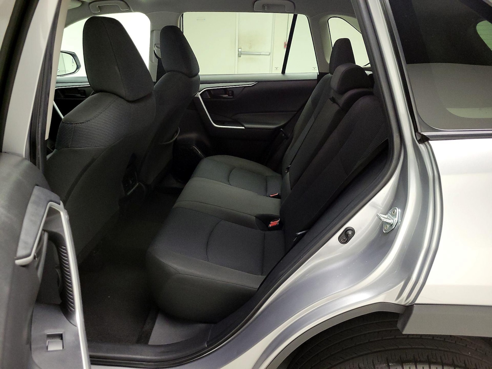 2024 Toyota RAV4 LE - Photo 20