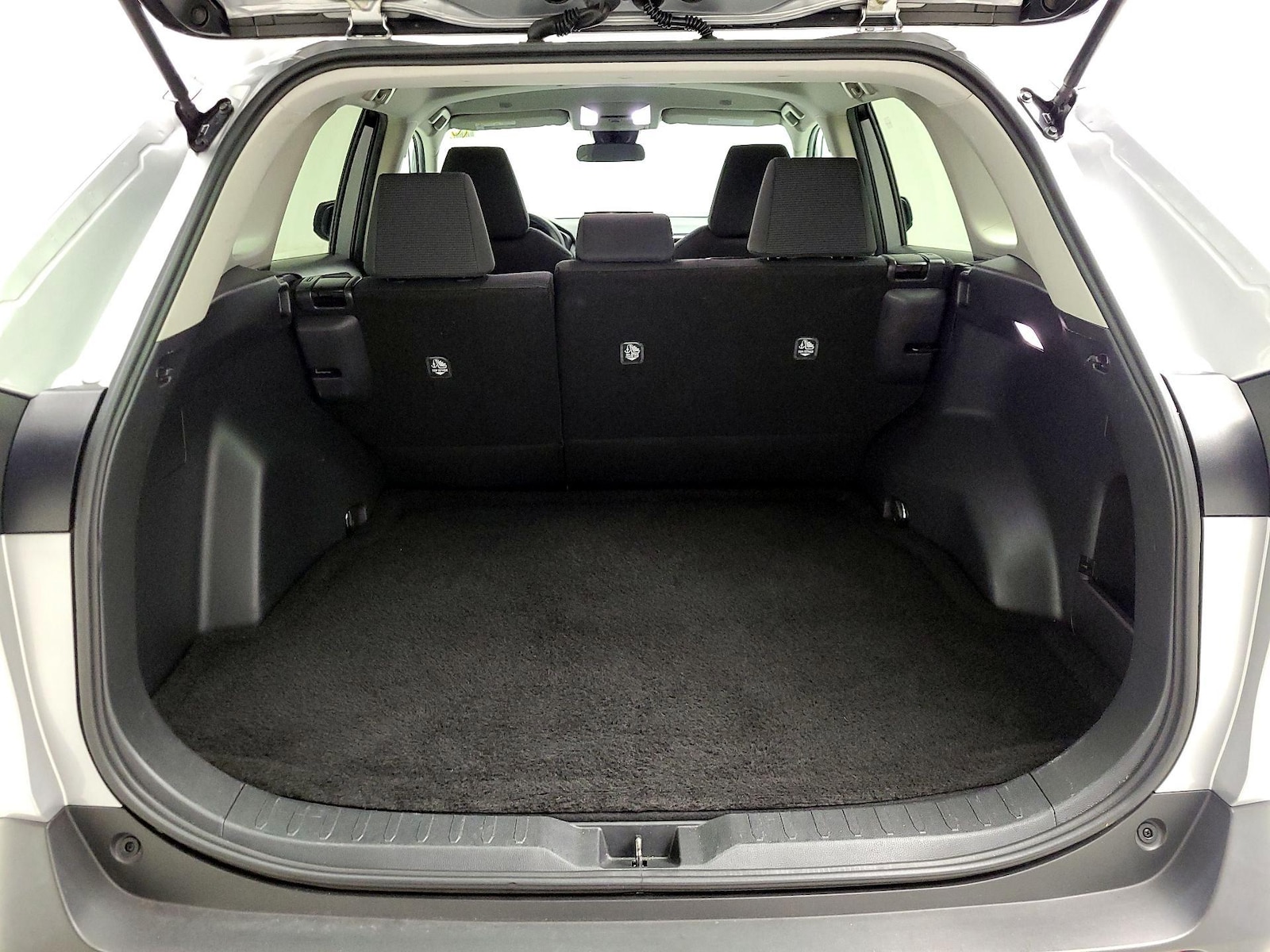 2024 Toyota RAV4 LE - Photo 21
