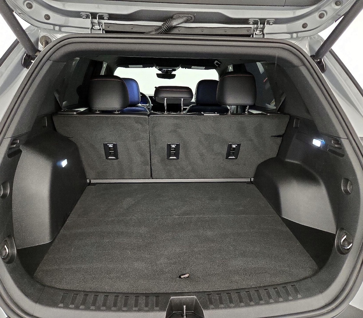 Trunk/Cargo (Seats Up)