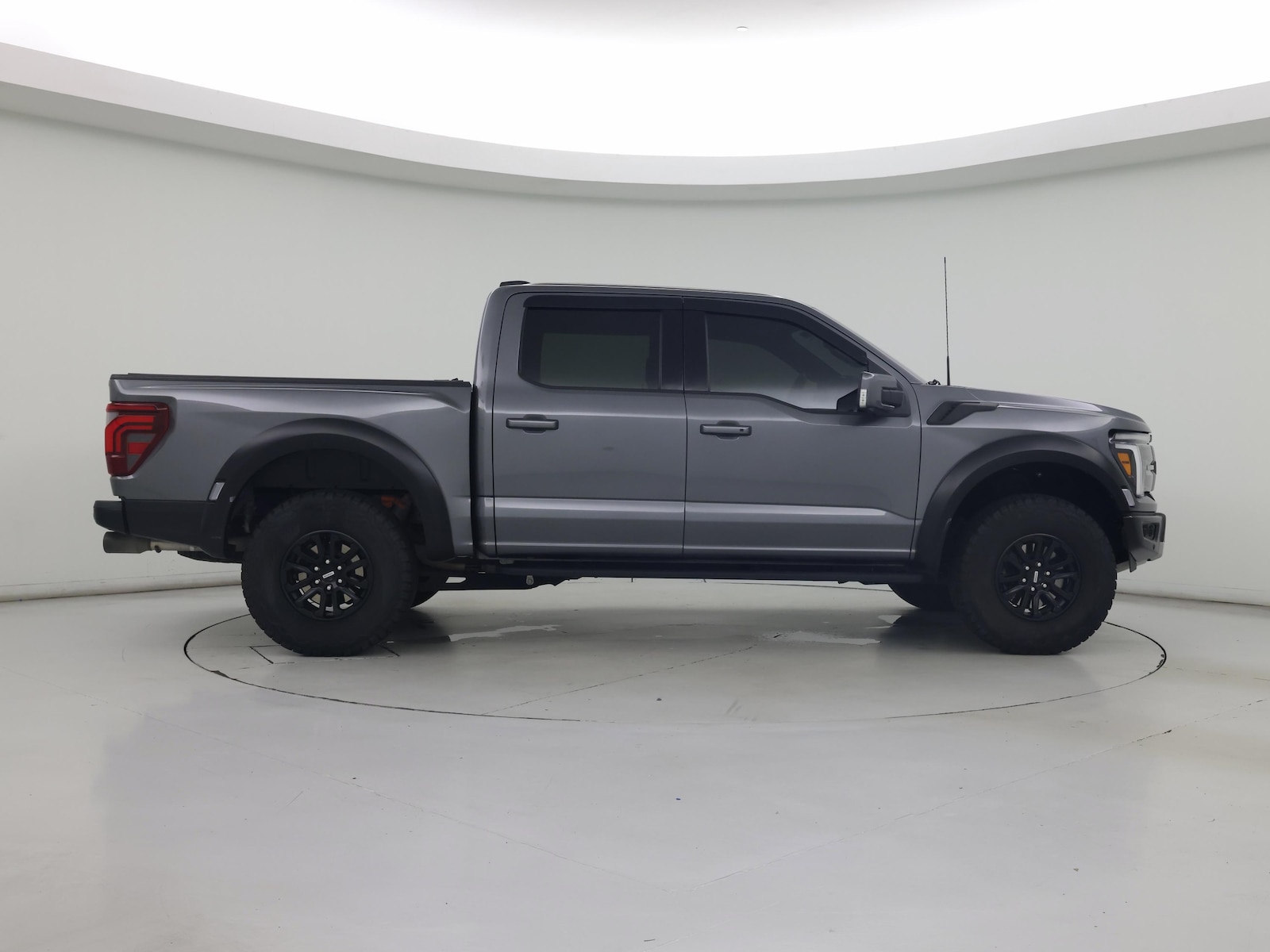 2024 Ford F-150 Raptor - Photo 8
