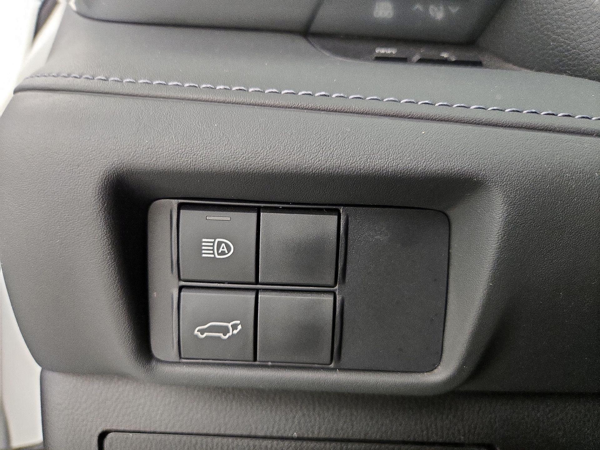 Thumbnail: 2021 Toyota Highlander - 11