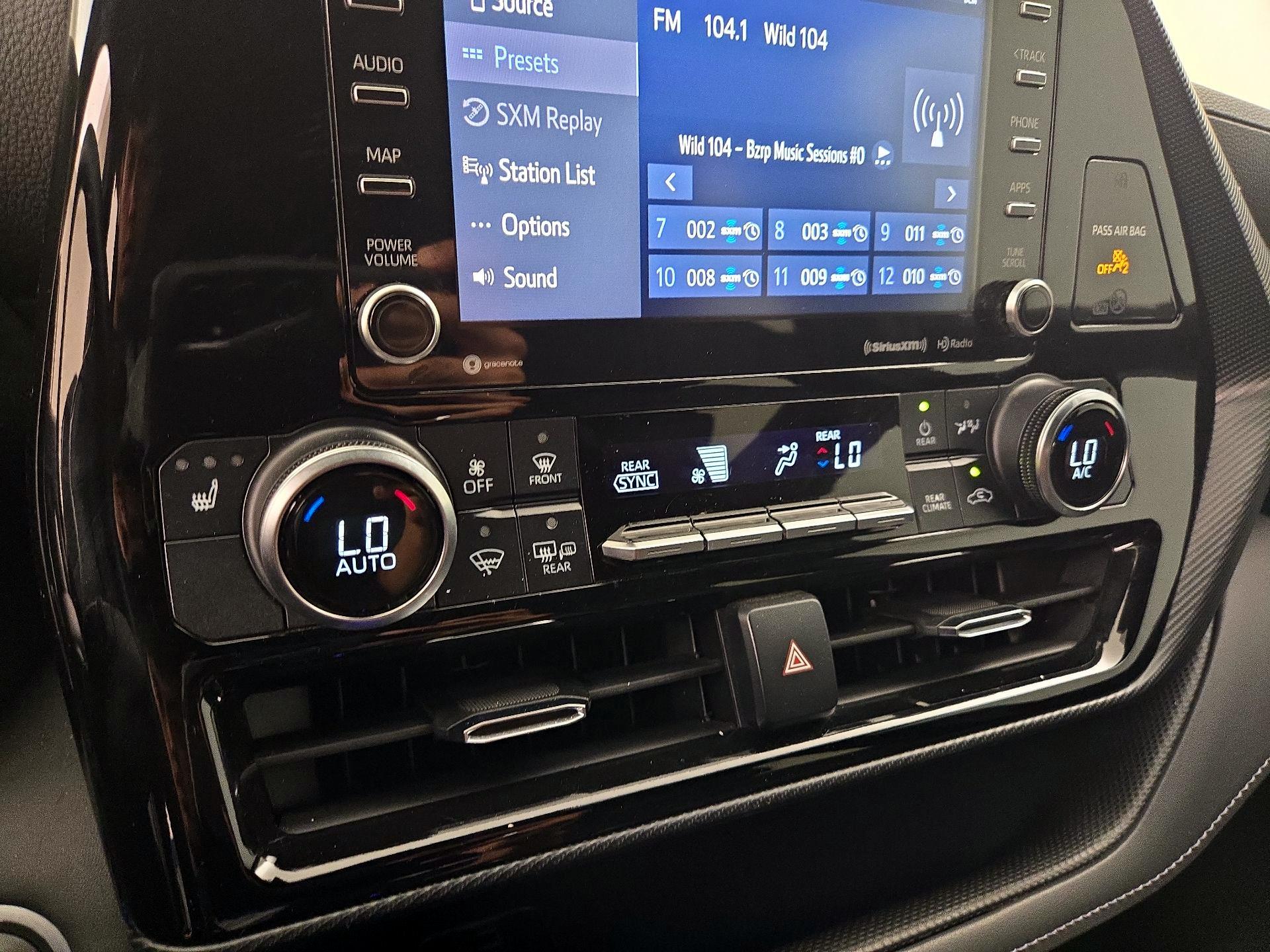 Thumbnail: 2021 Toyota Highlander - 14
