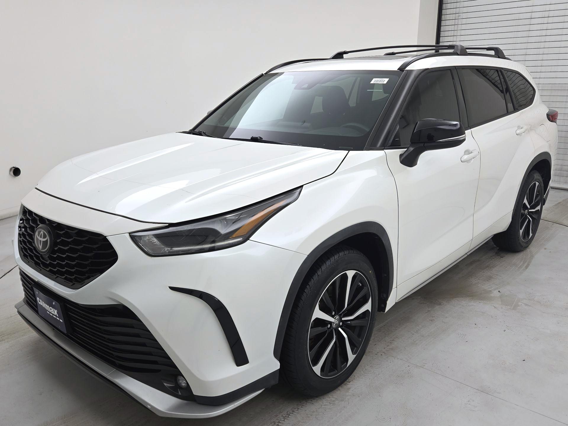 Thumbnail: 2021 Toyota Highlander - 3