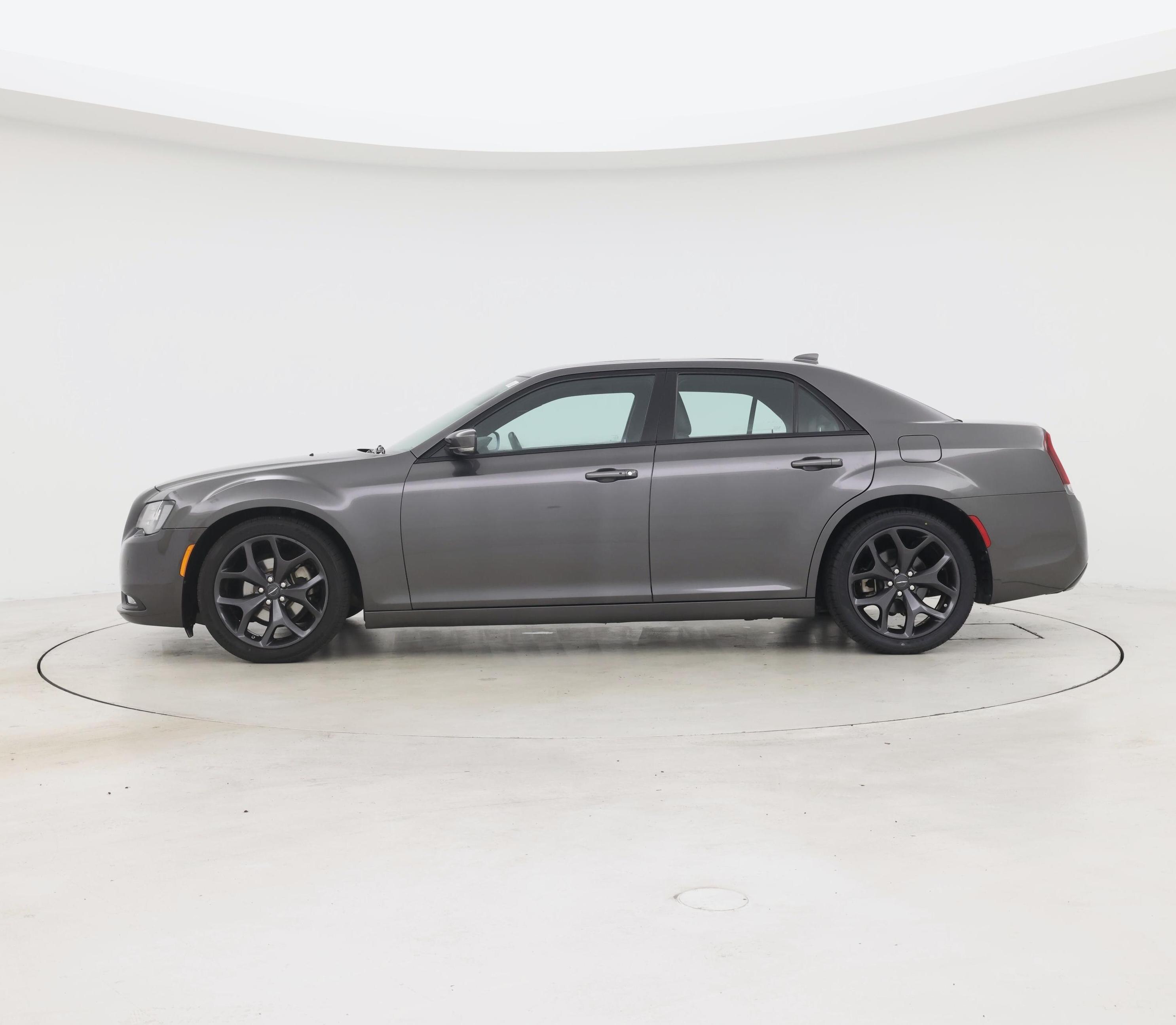 Thumbnail: 2023 Chrysler 300 - 3