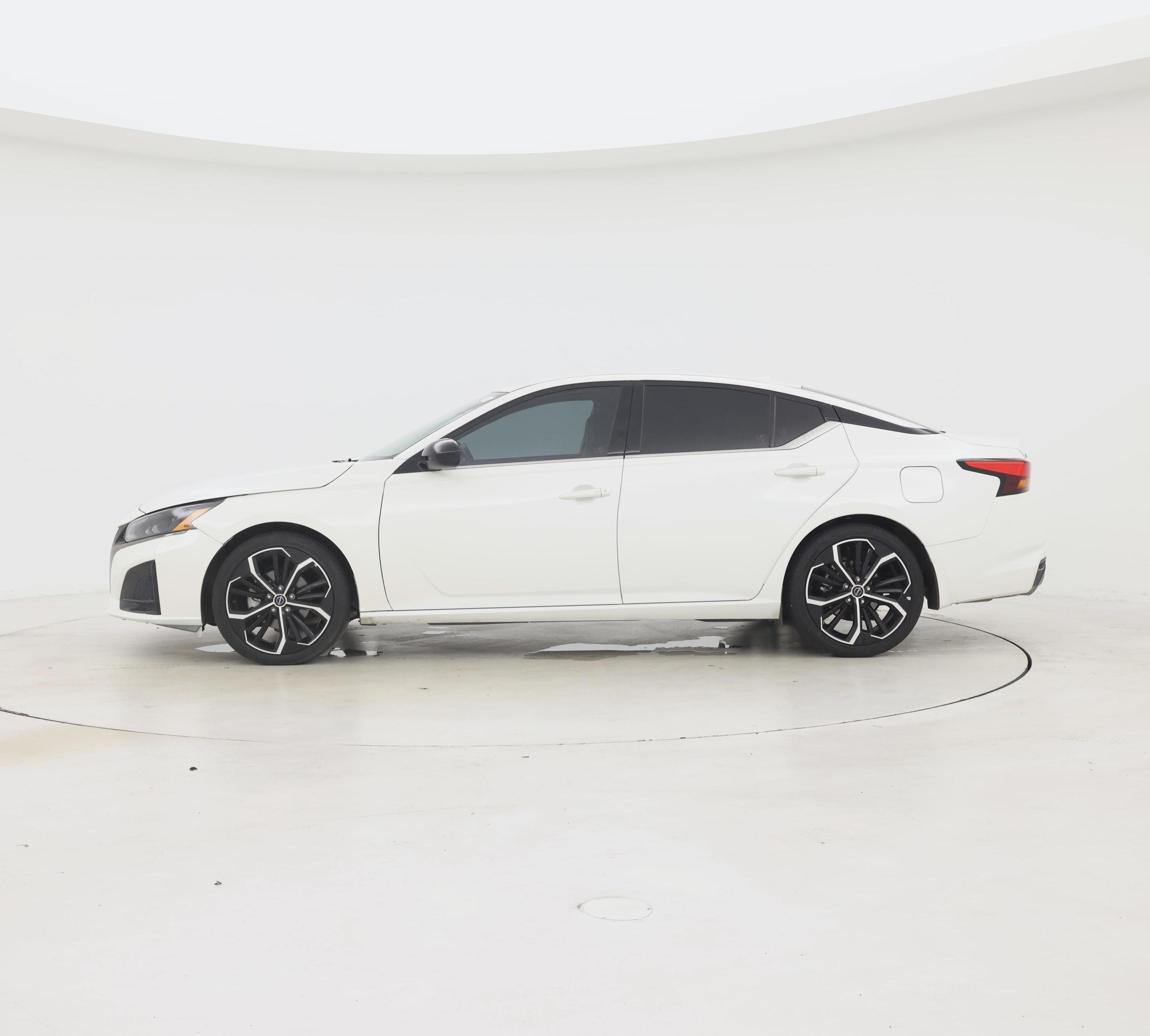 Thumbnail: 2024 Nissan Altima - 3