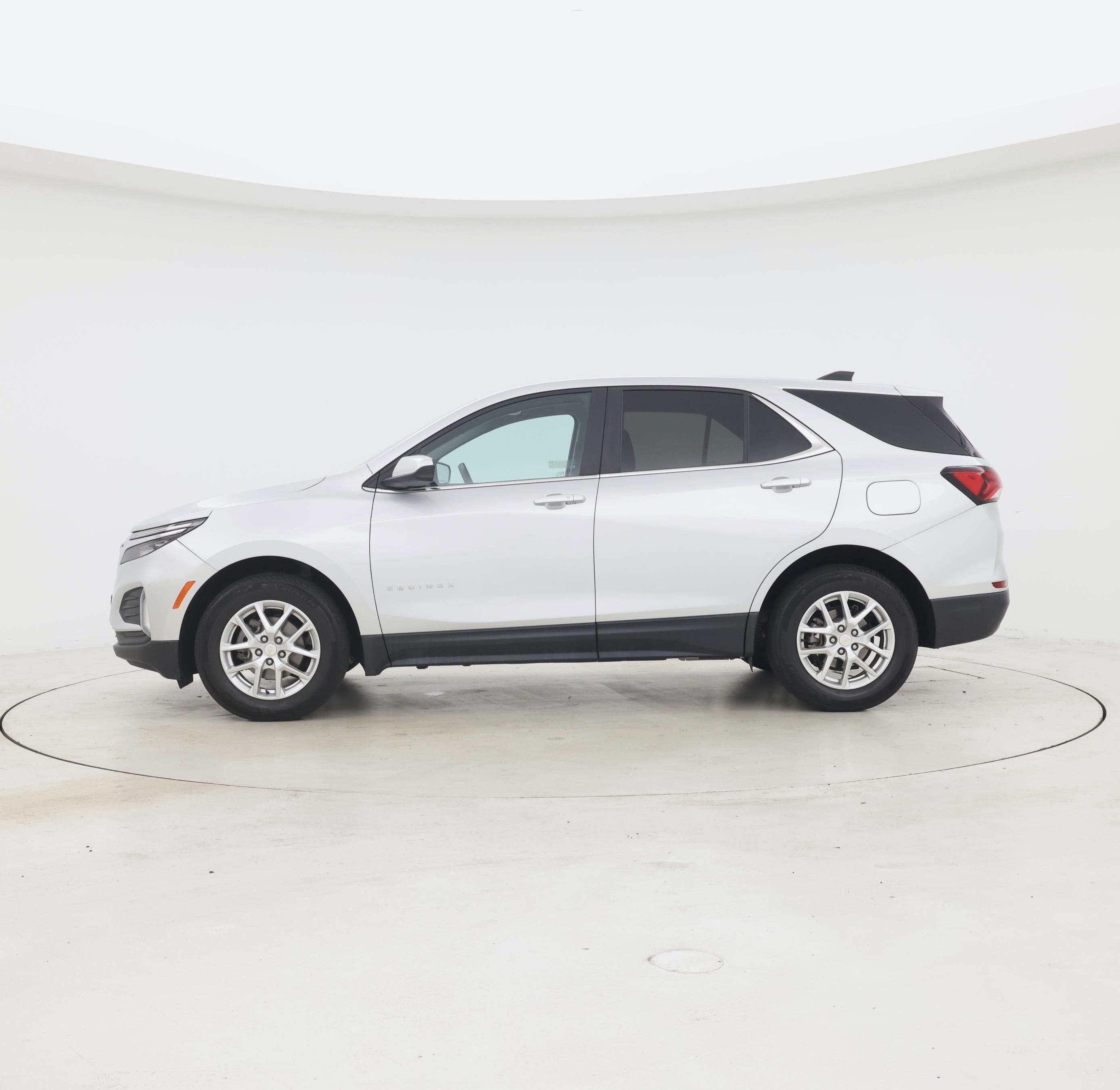 Thumbnail: 2022 Chevrolet Equinox - 3