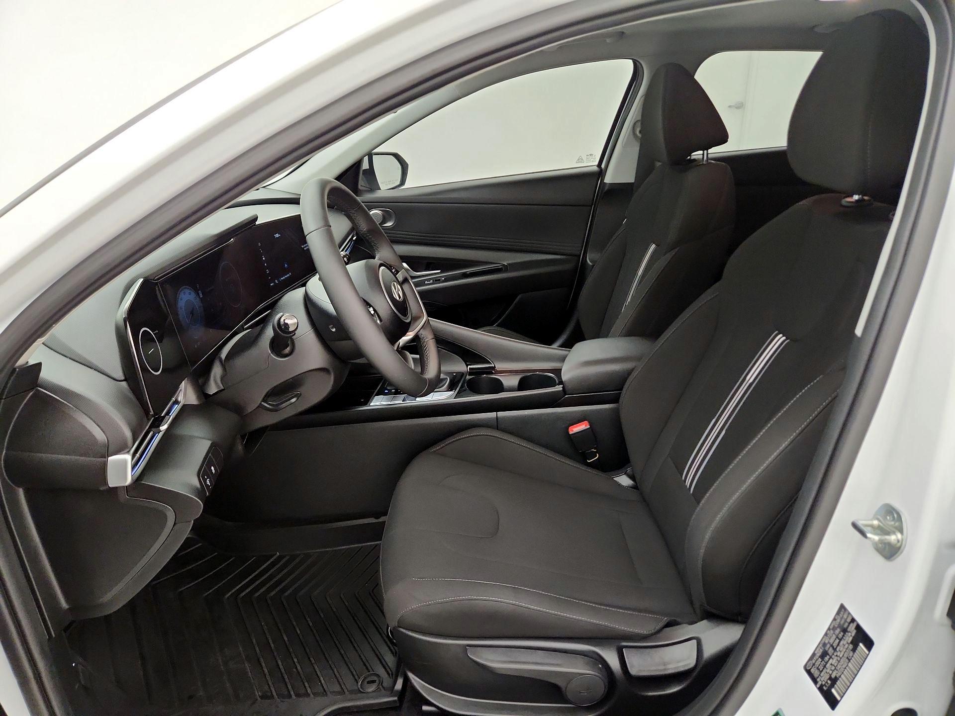 Thumbnail: 2025 Hyundai Elantra - 11