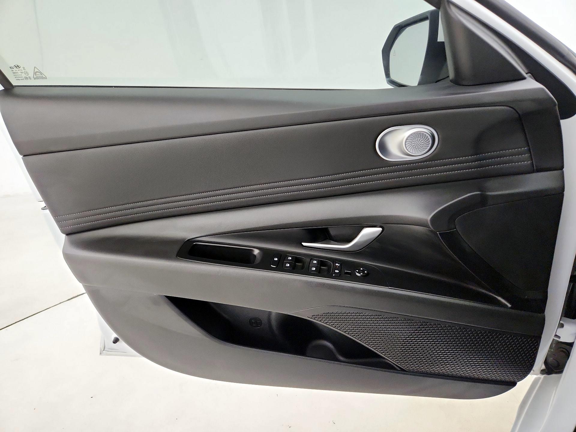 Thumbnail: 2025 Hyundai Elantra - 12