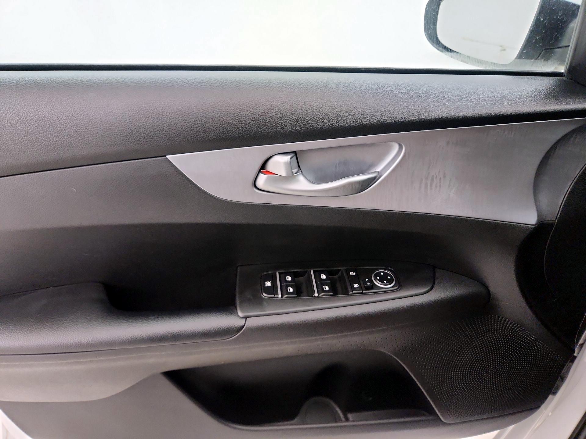 Thumbnail: 2023 Kia Forte - 12