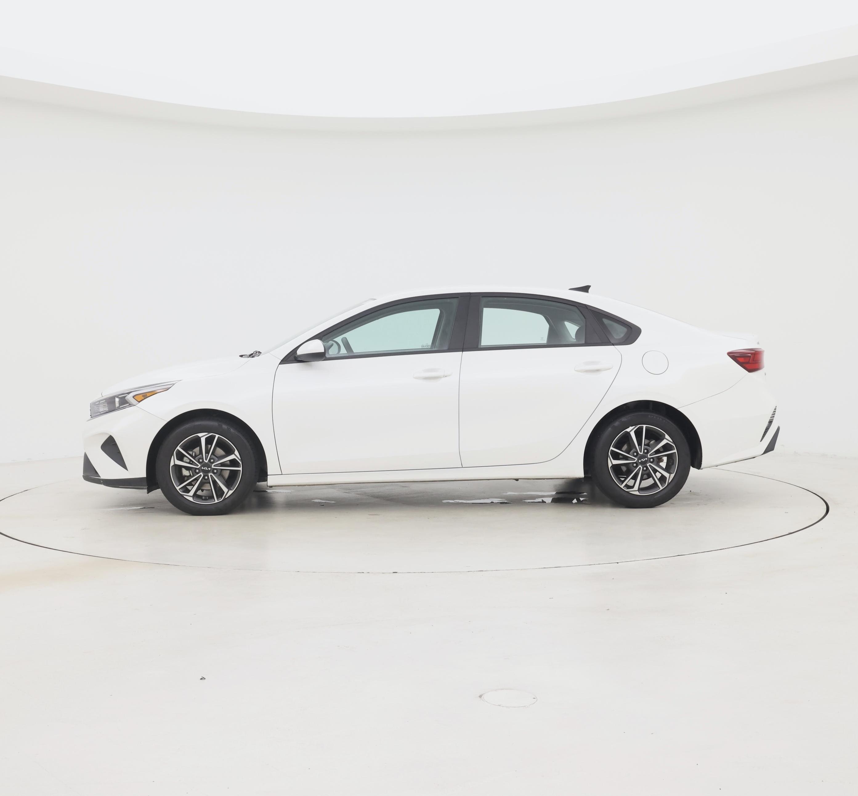 Thumbnail: 2023 Kia Forte - 3