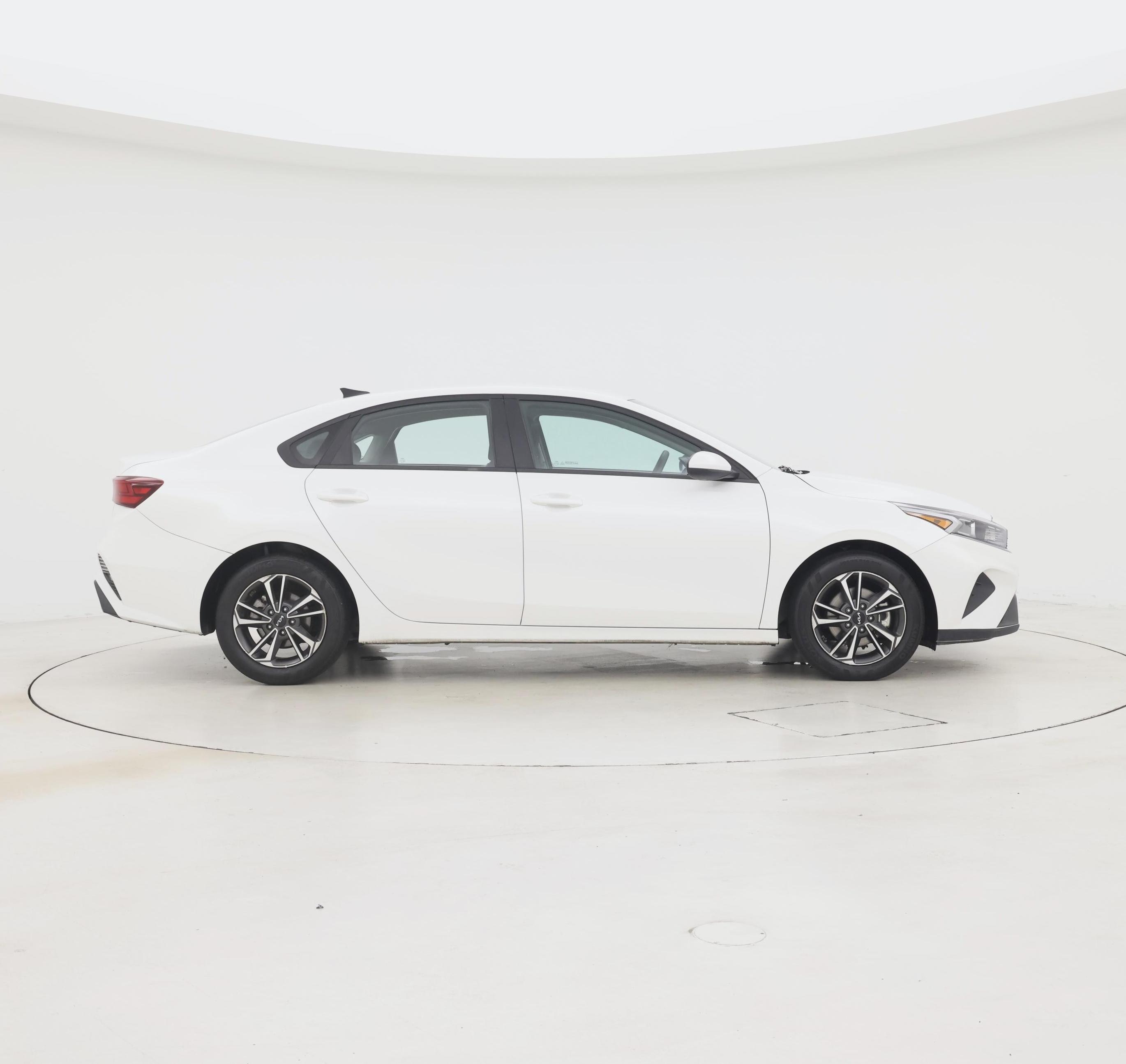Thumbnail: 2023 Kia Forte - 7