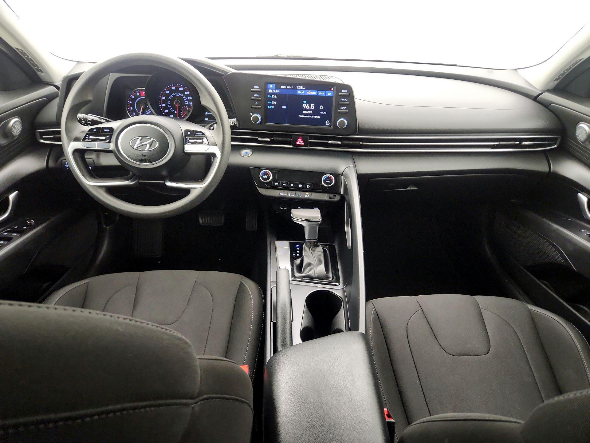 Thumbnail: 2022 Hyundai Elantra - 9