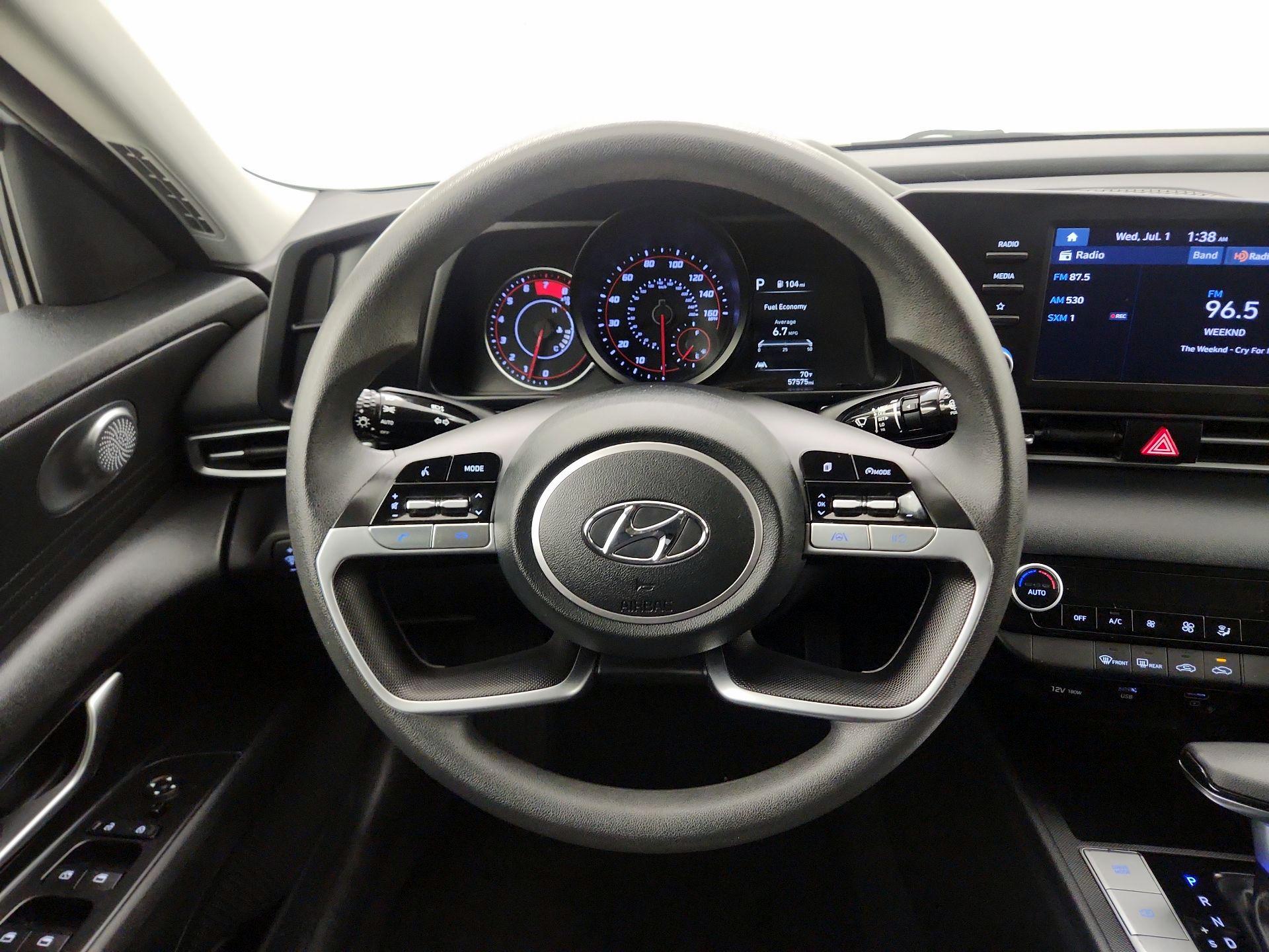 Thumbnail: 2022 Hyundai Elantra - 10