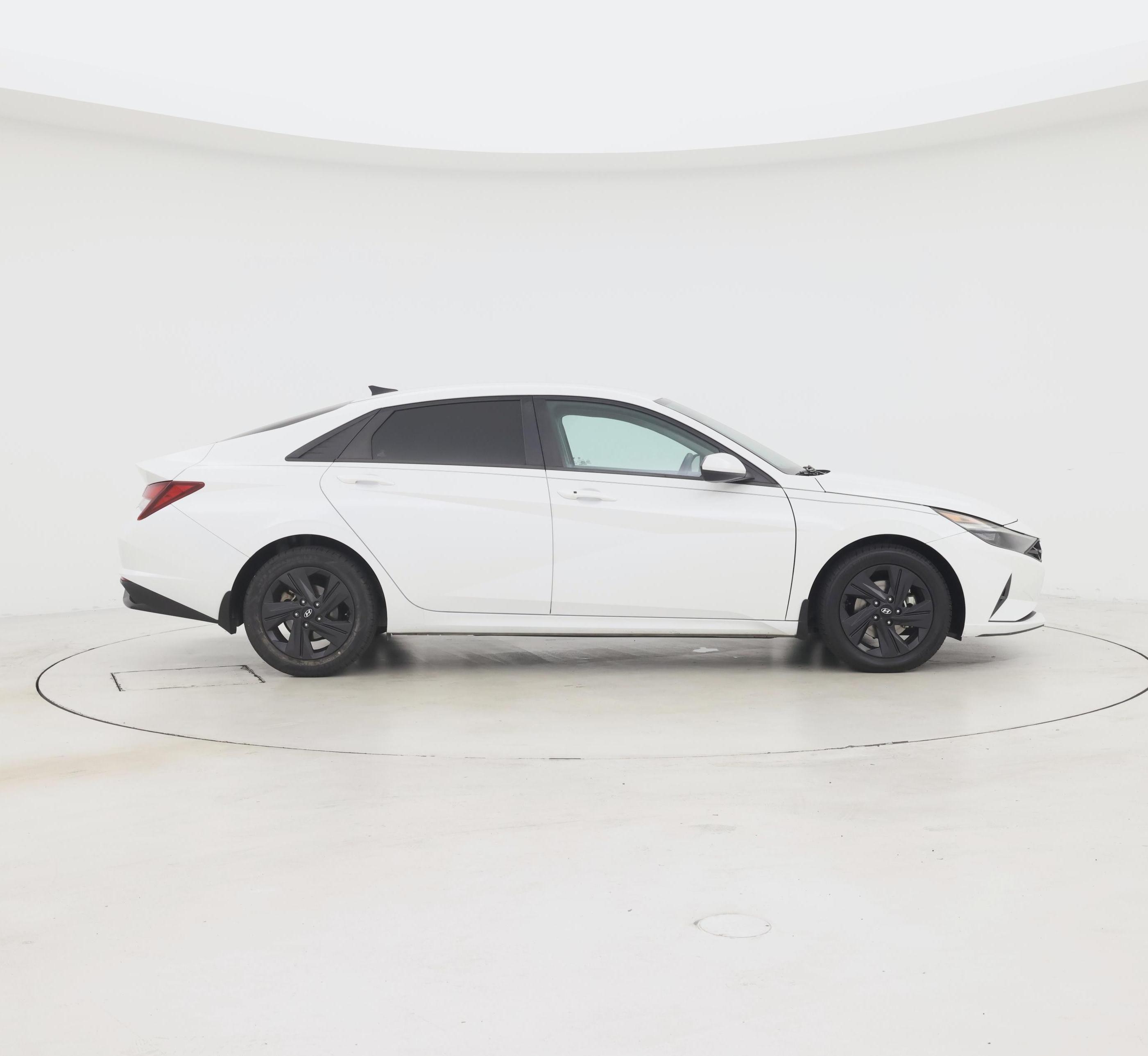 Thumbnail: 2022 Hyundai Elantra - 7